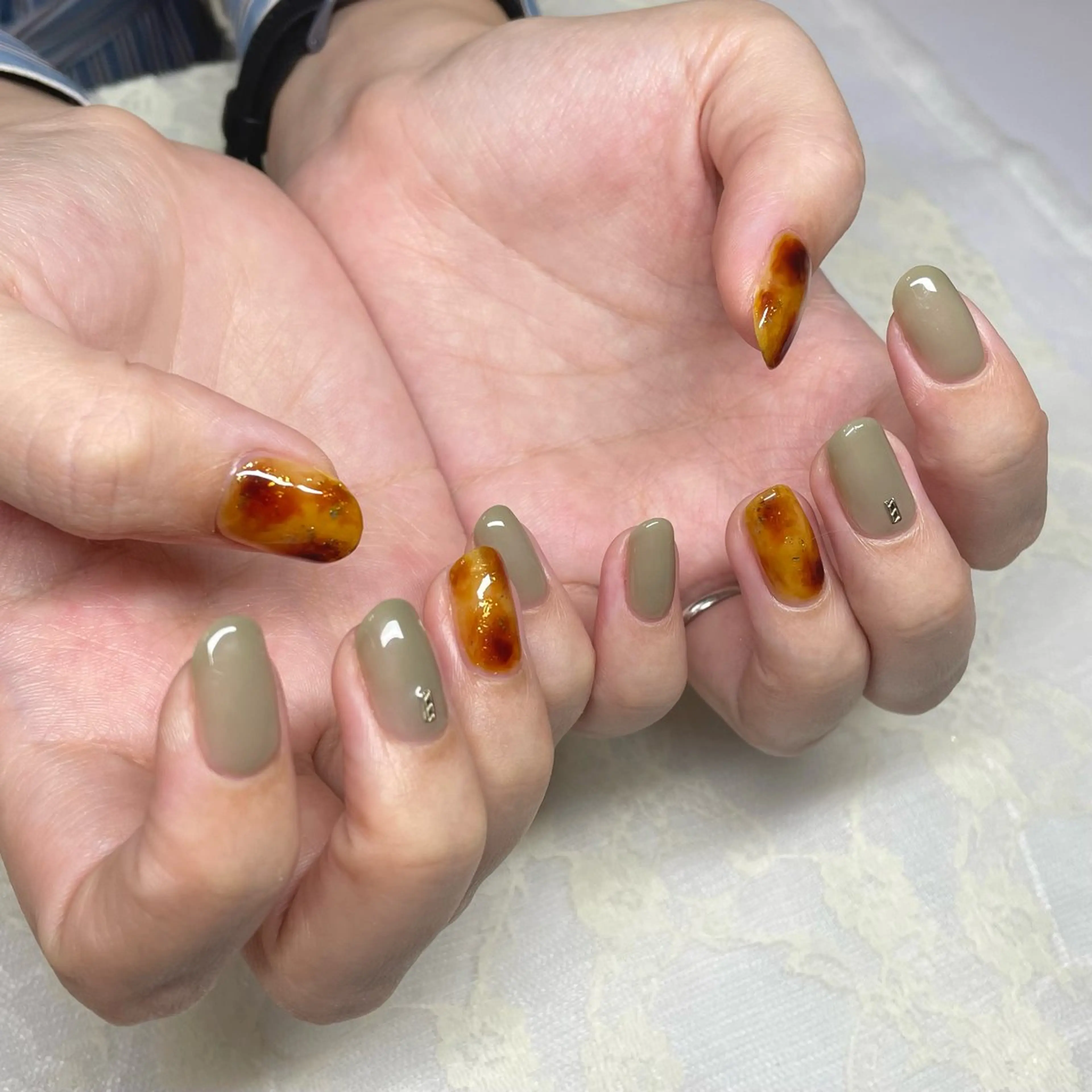 ネイル アートネイル べっ甲ネイル nailroom lilasのネイルデザイン