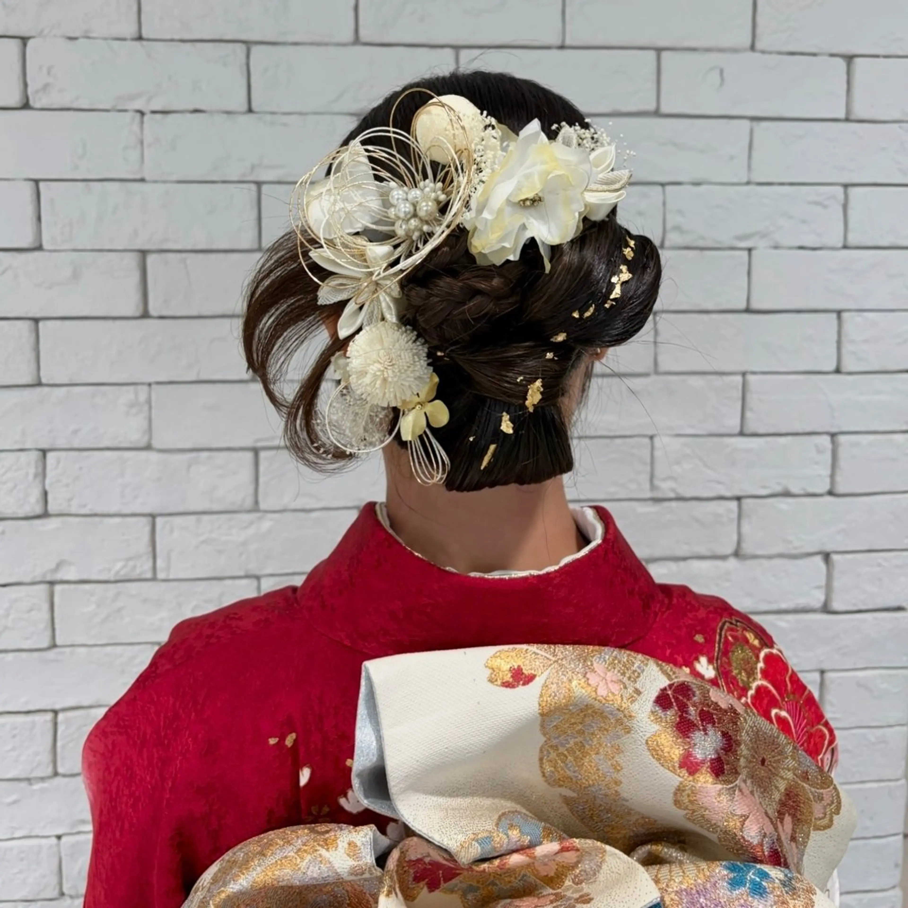 ヘアアレンジ 成人式 卒業式のヘアスタイル monaヘアアレンジ /ハイトーンのヘアスタイル