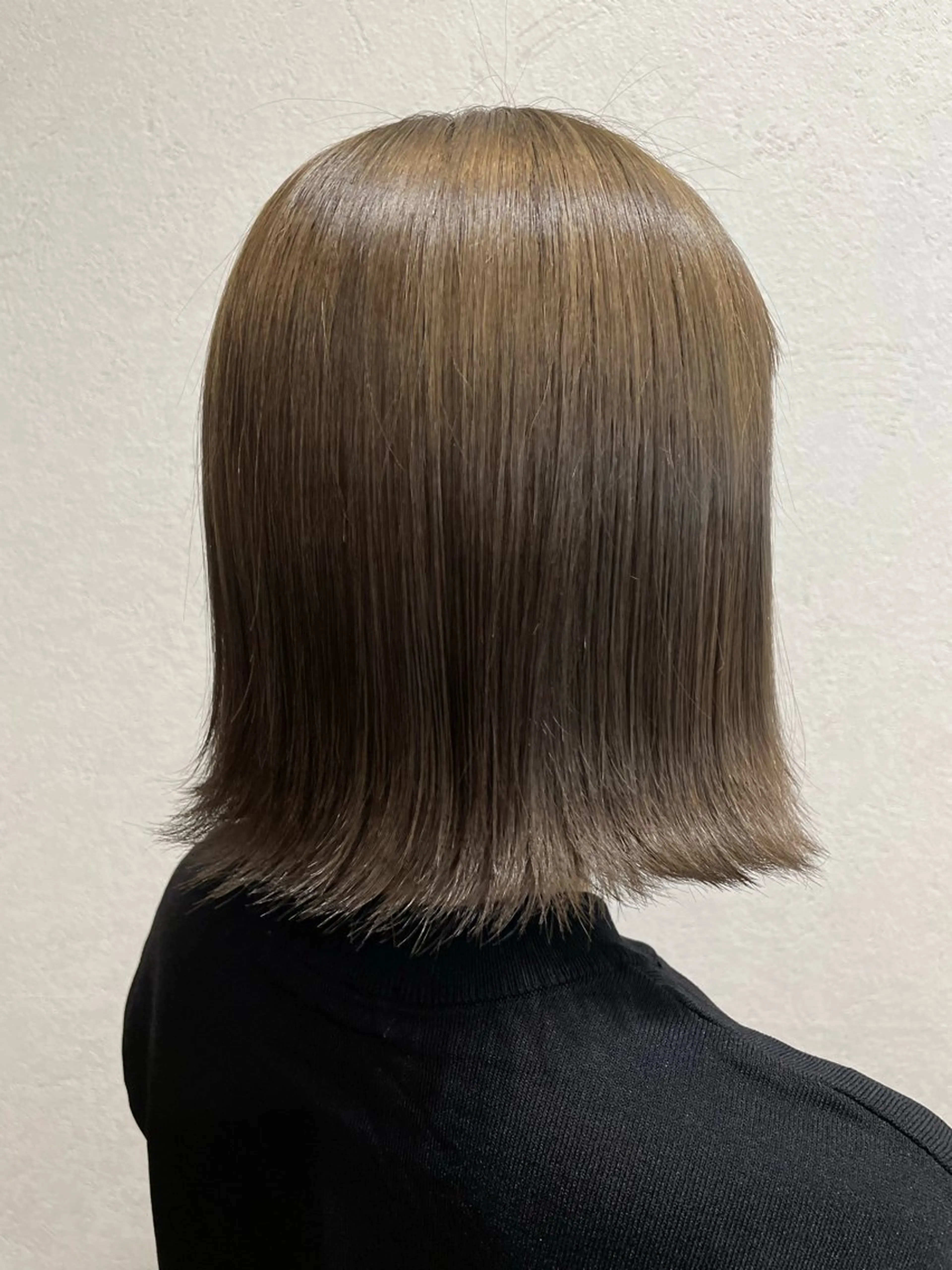 カラー 岡村 真子のヘアスタイル