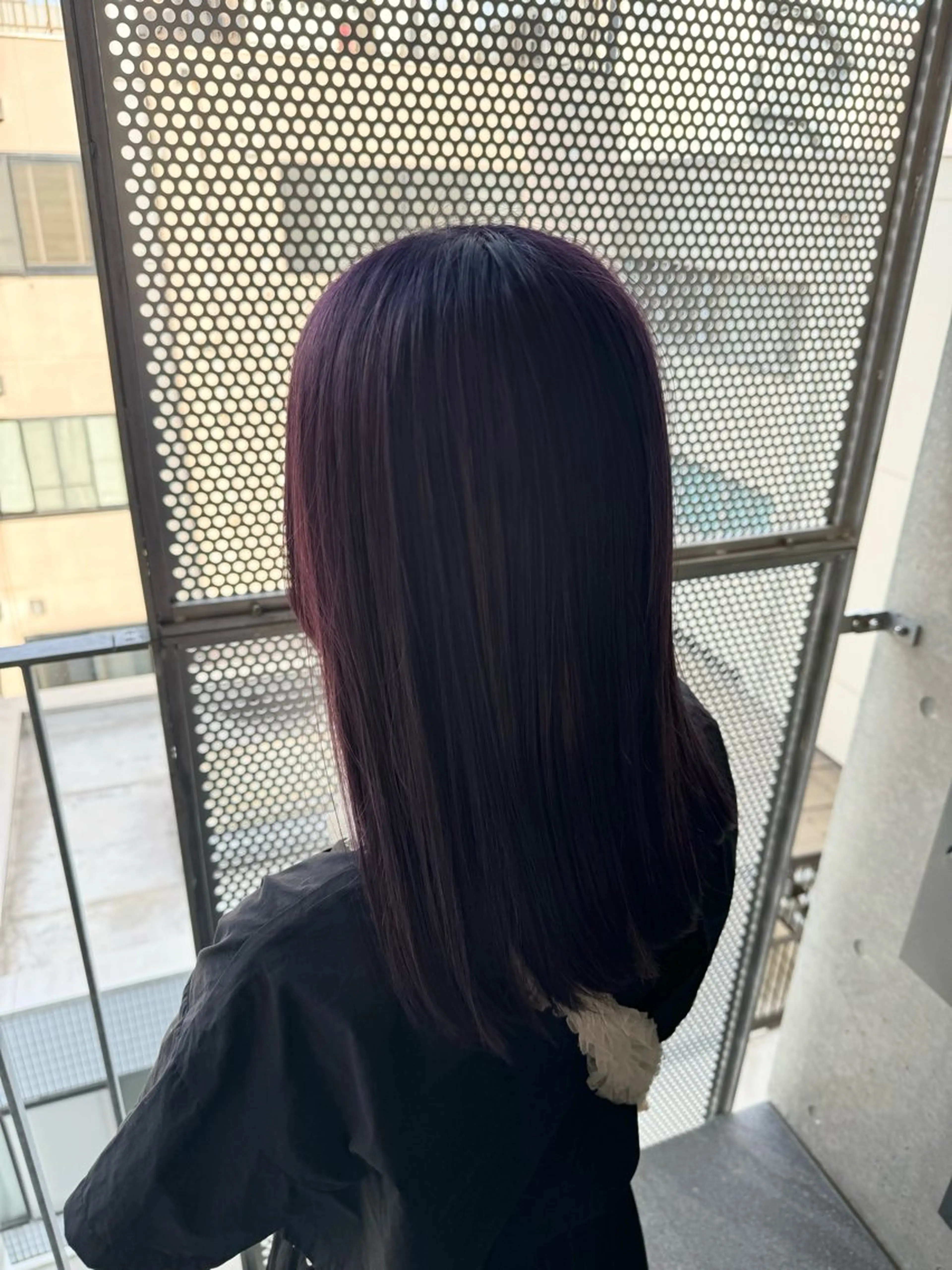 セミロング カラー 髙橋 李里亜のヘアスタイル