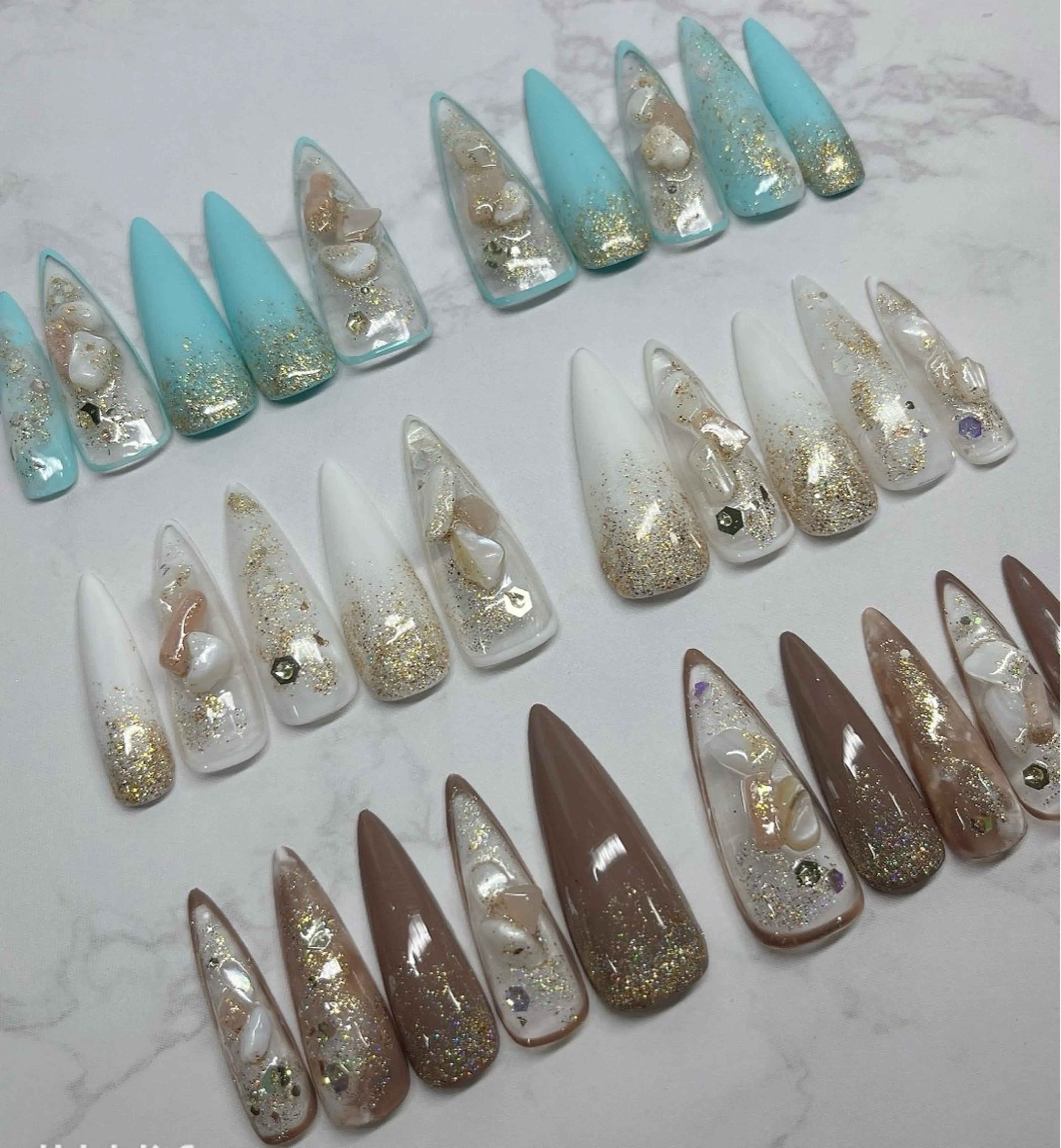 オフ🈶【ジェルチップ長さだし】メインアート4〜6本💅🏻持込デザイン⭕️の写真