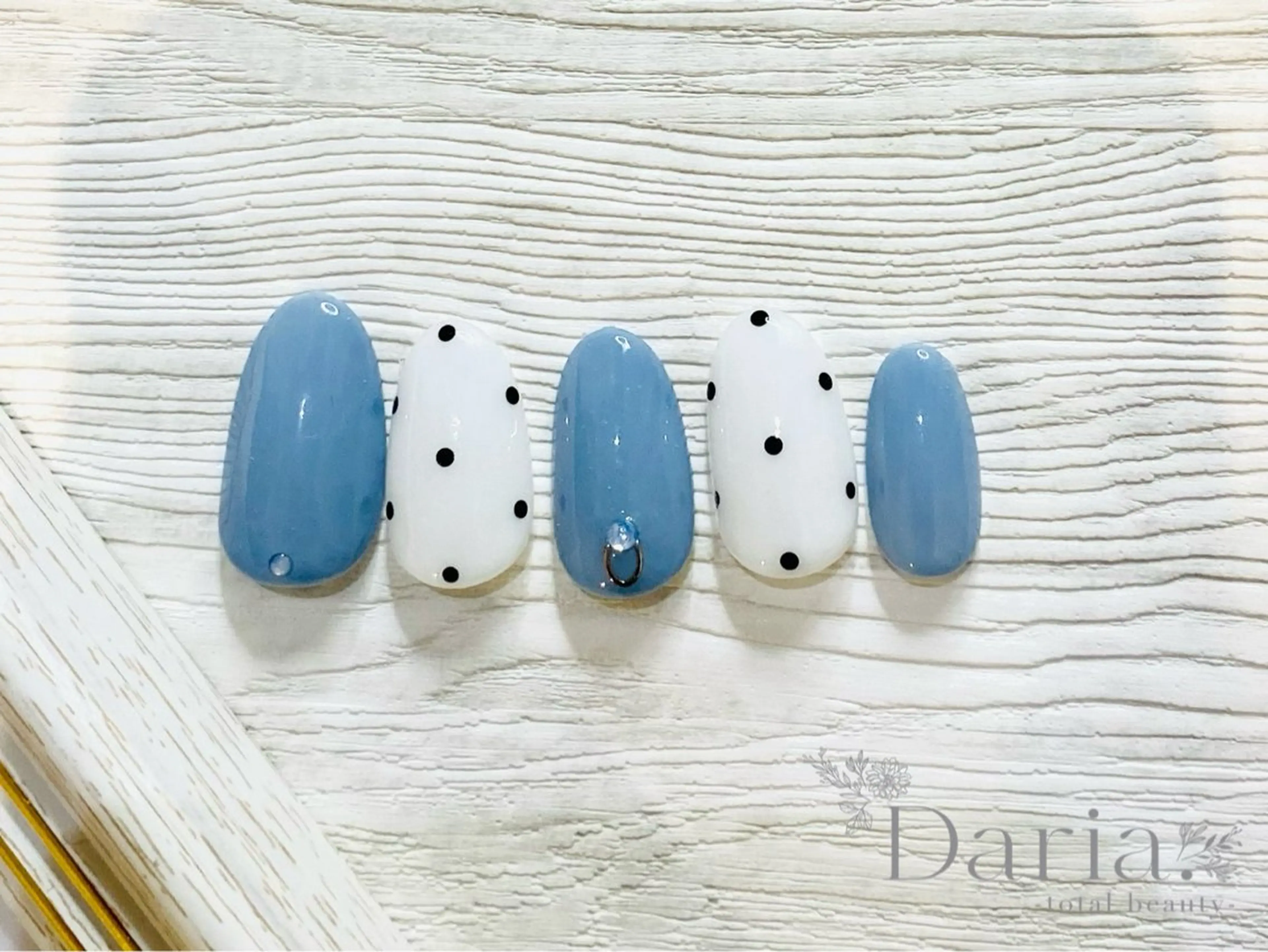 ネイル ドット 春ネイル Daria. nailのマツエク・マツパデザイン