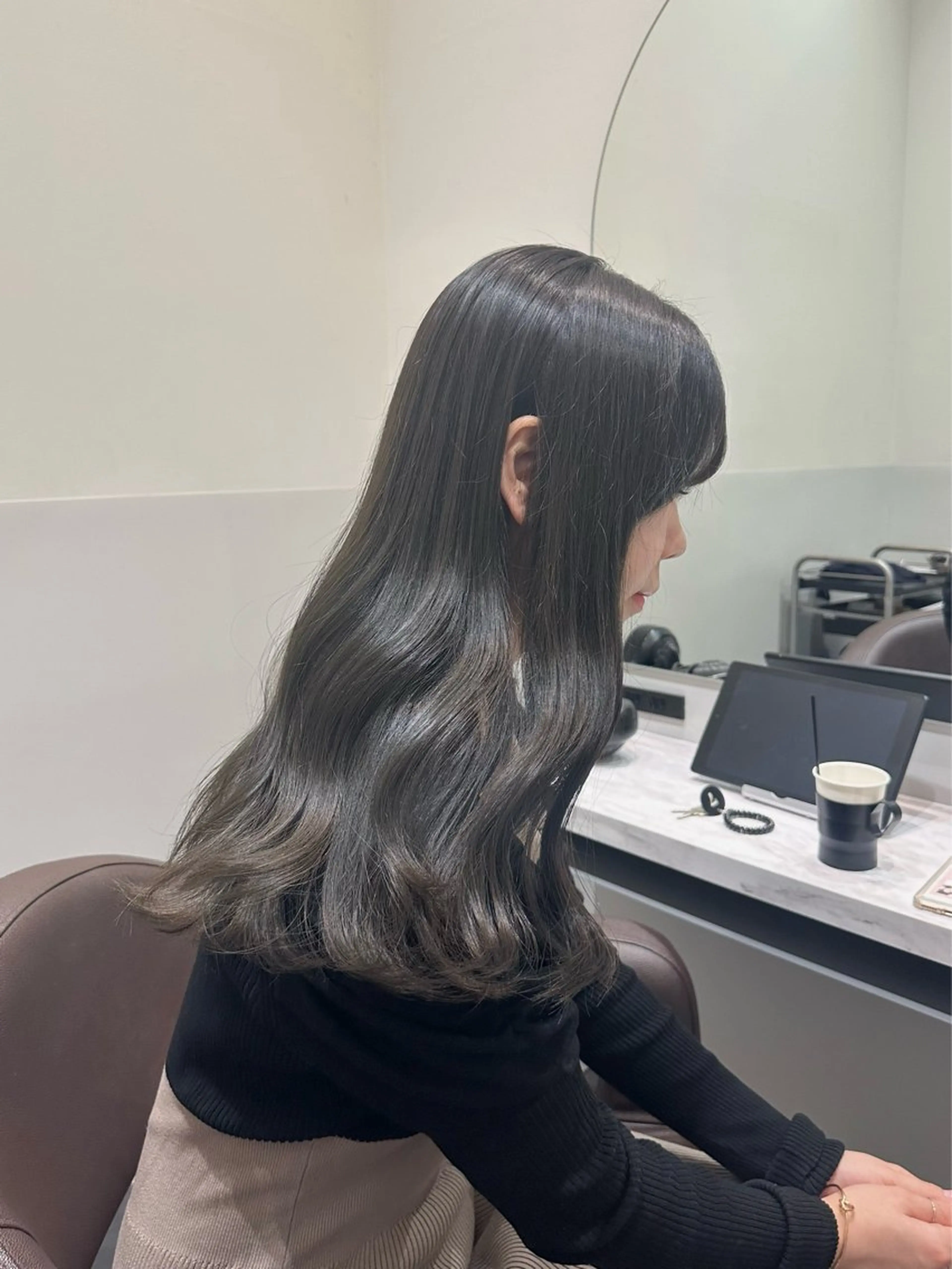 ロング カラー ブリーチ グレージュ ブリーチなしカラー オリーブグレージュ オリーブグレー ヘアカラー トリートメント LUMO所属・矢野 晃平のヘアスタイル