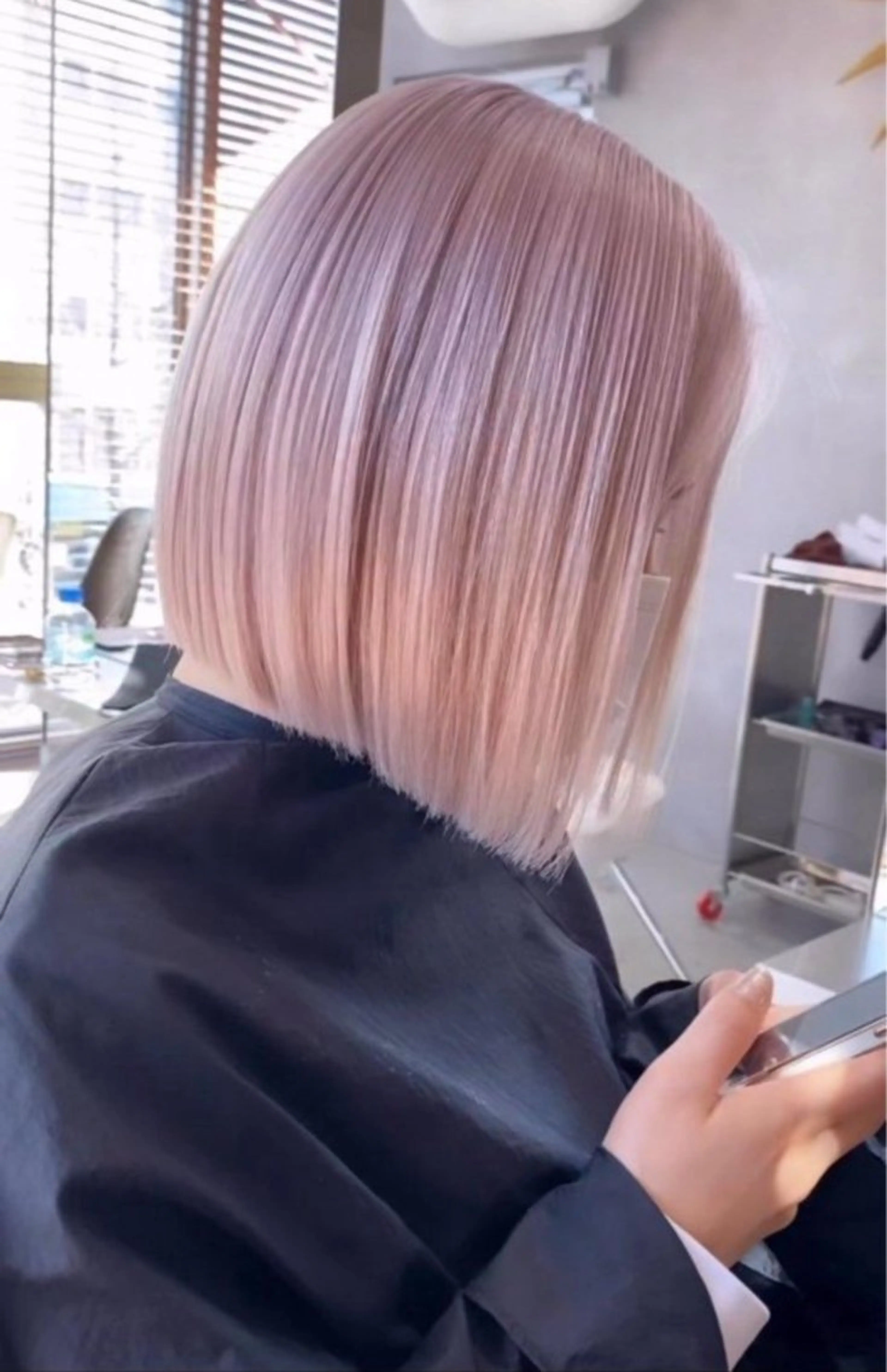 ショート 🦩梅田暖色カラー 🦩Mioのヘアスタイル