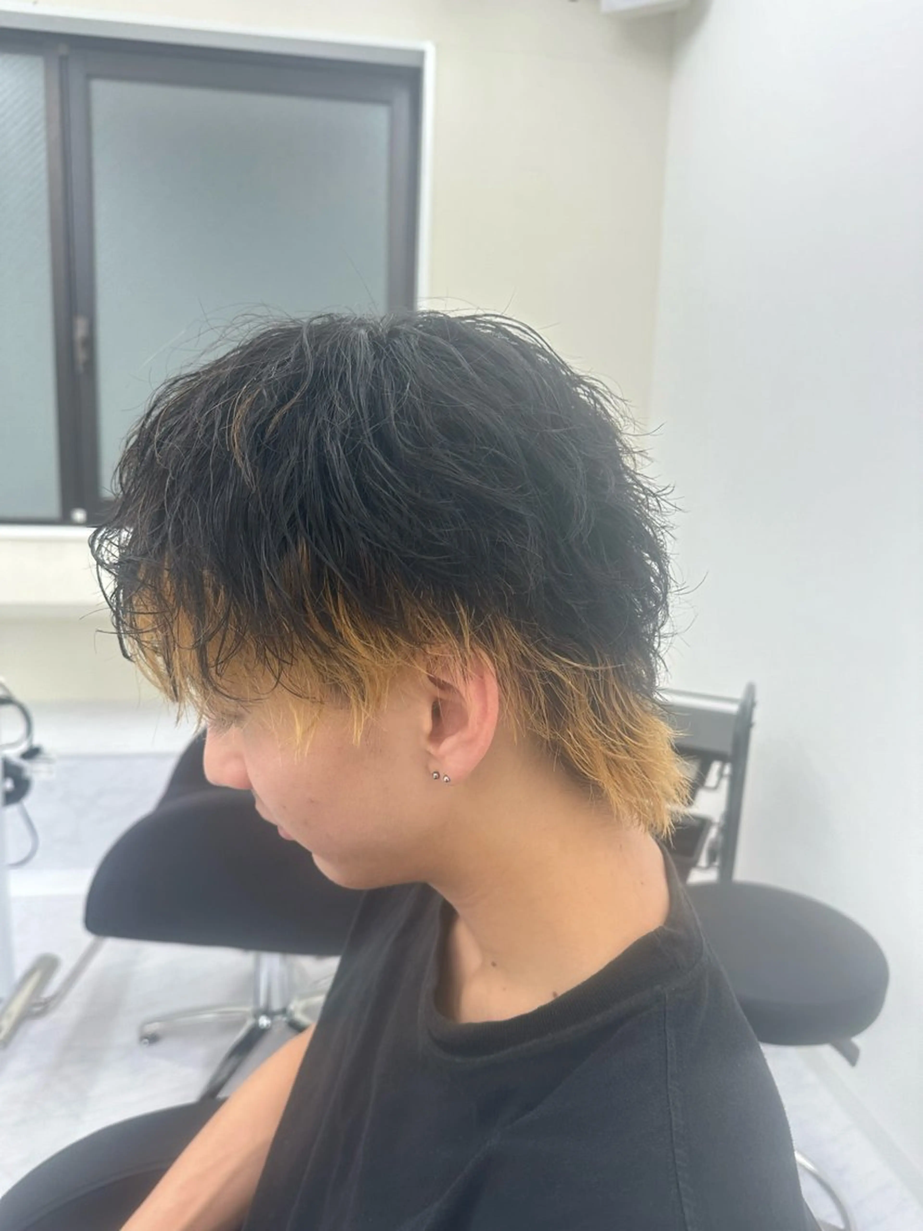 パーマ メンズ メンズブリーチ メンズパーマ 波巻きパーマ 岡部 琉斗のヘアスタイル