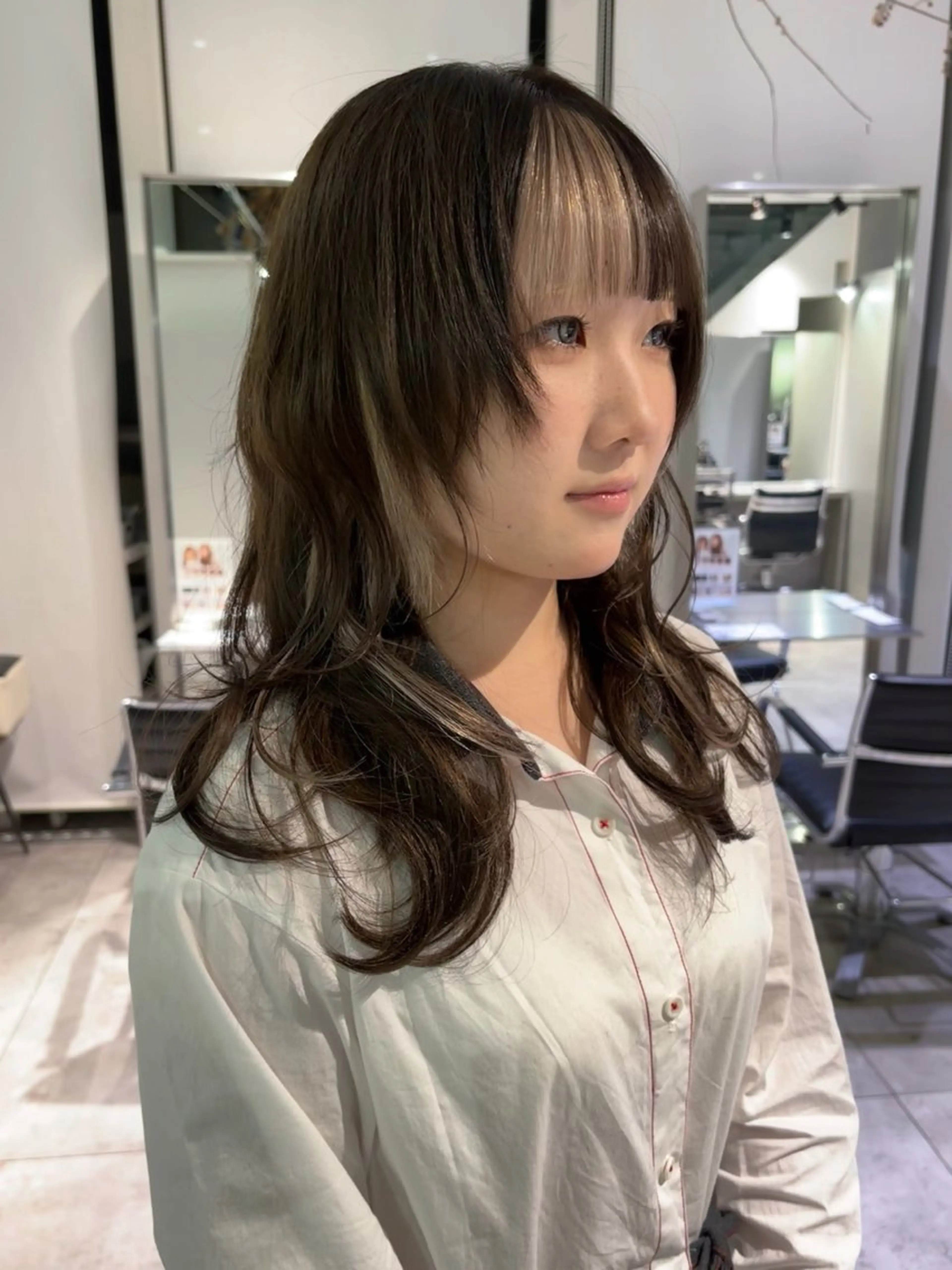 ロング カラー デザインカラー ハイレイヤー レイヤーカット ヘアカラー トリートメント ayano/天神 ハイトーン/デザインのヘアスタイル