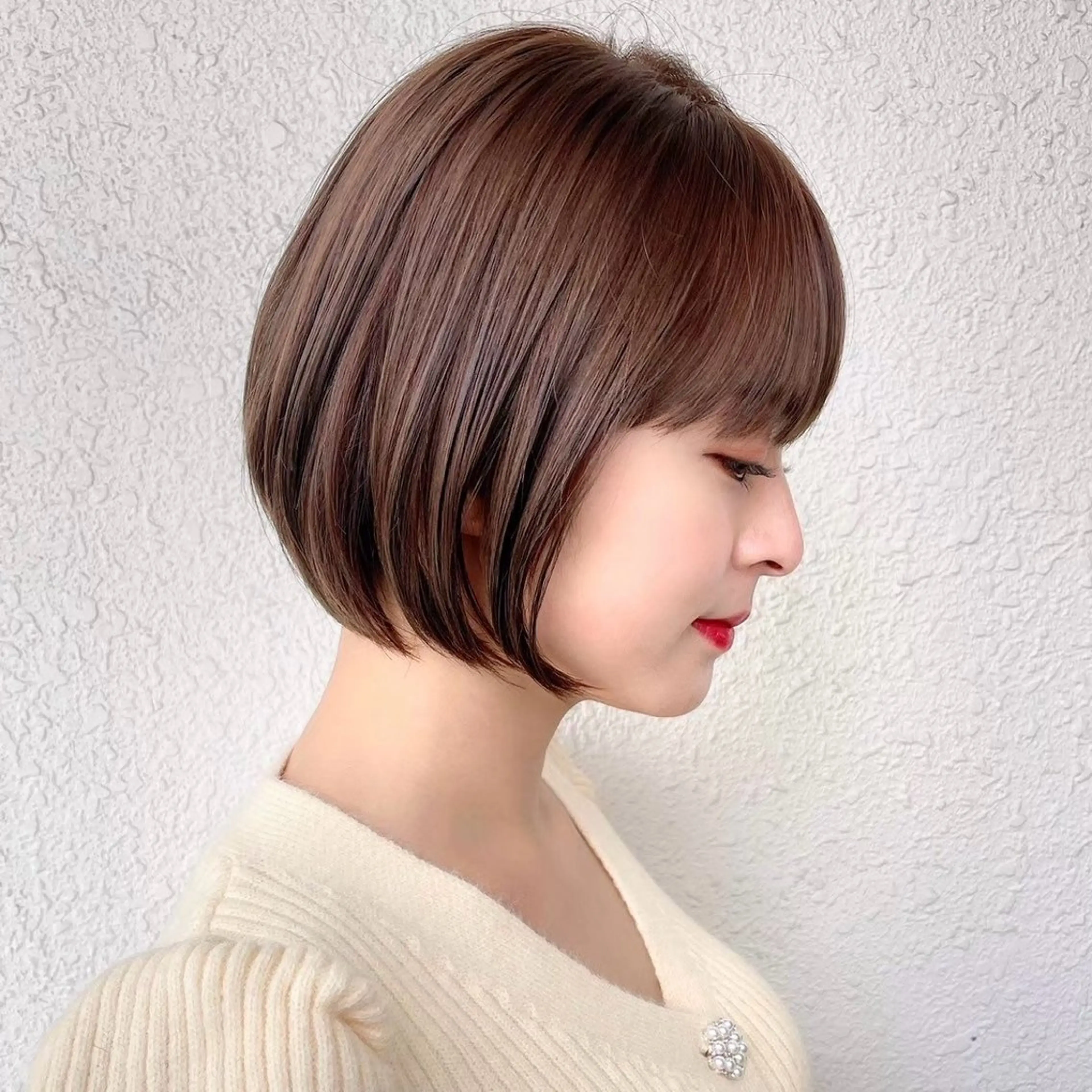 ショート カラー パーマ ヘアアレンジ ブリーチ ケアブリーチ 透明感カラー ダブルカラー ハイライトカラー ボブ｜韓国｜美髪矯正 ｜amika🌙のヘアスタイル