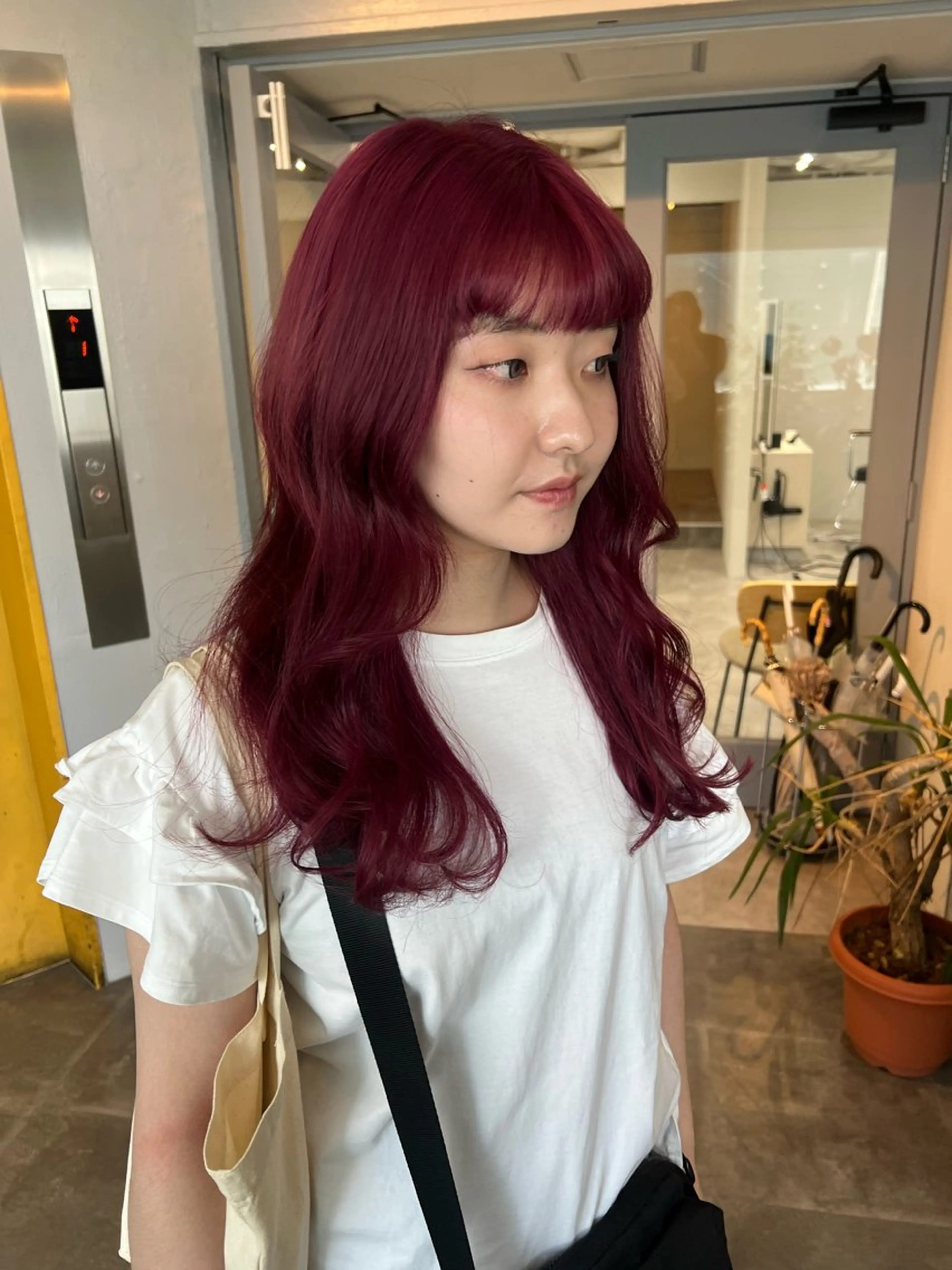 セミロング カラー ベージュカラー ブリーチ ケアブリーチ デザインカラー ダブルカラー ヘアカラー SOYONなんば店 ／韓国風のヘアスタイル