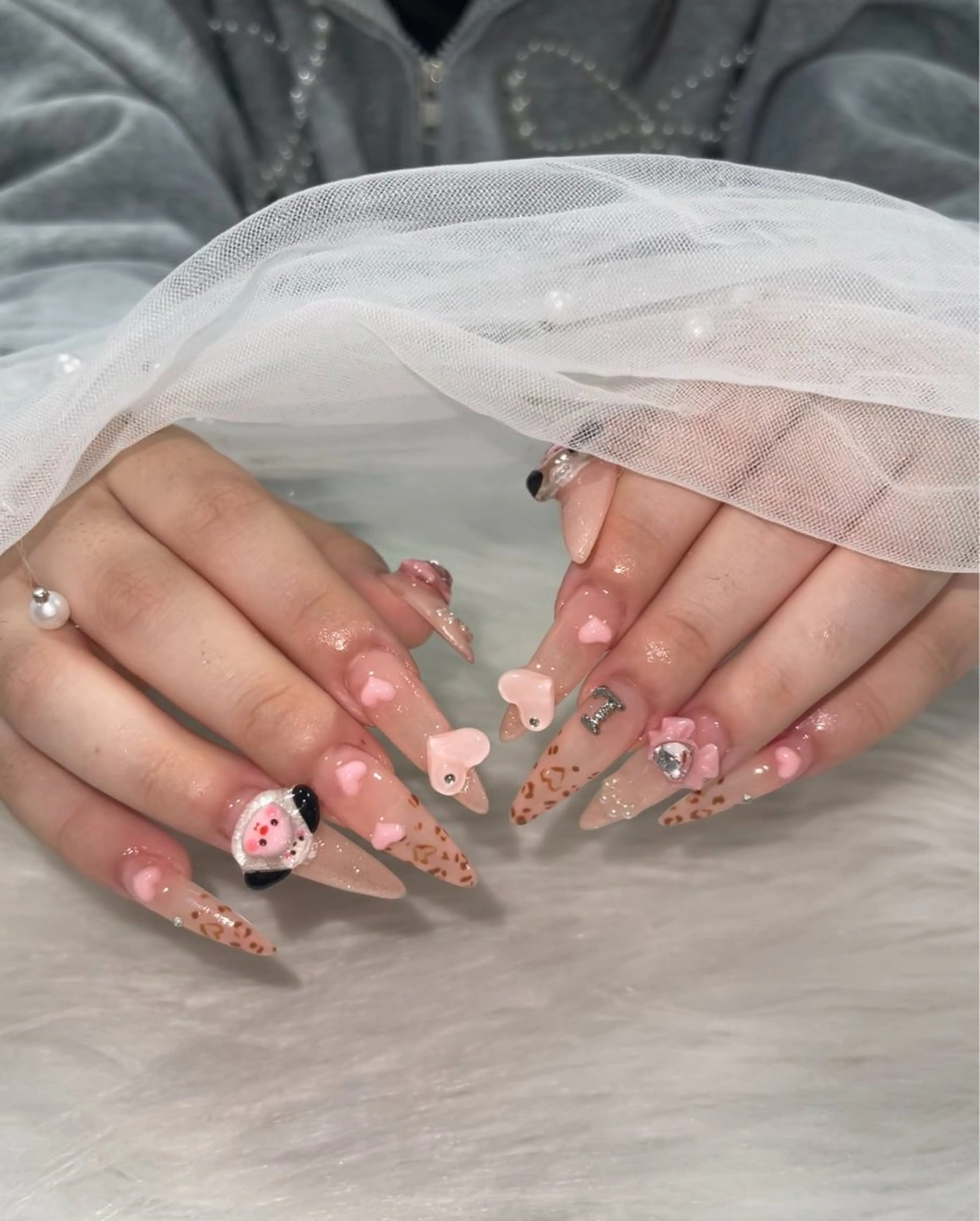 ネイル オーロラネイル クリアネイル フラッシュネイル ジェルネイル グラデーション ハンドネイル ZUZU AMEE NAILのネイルデザイン