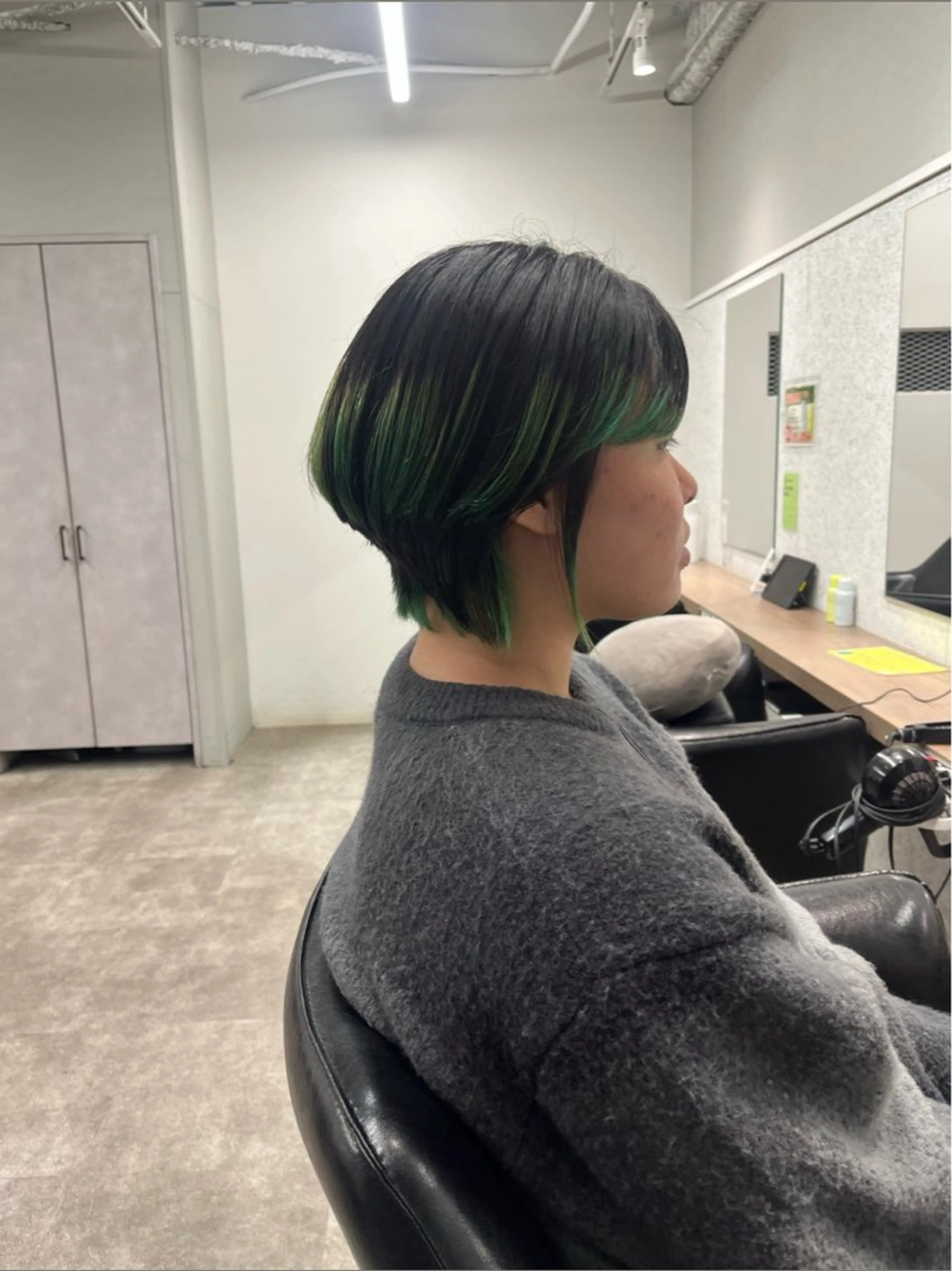 ショート カラー ヘアアレンジ ショートヘア ウルフカット 🍓ハイトーン/縮毛 🌈しんたに🐰のヘアスタイル