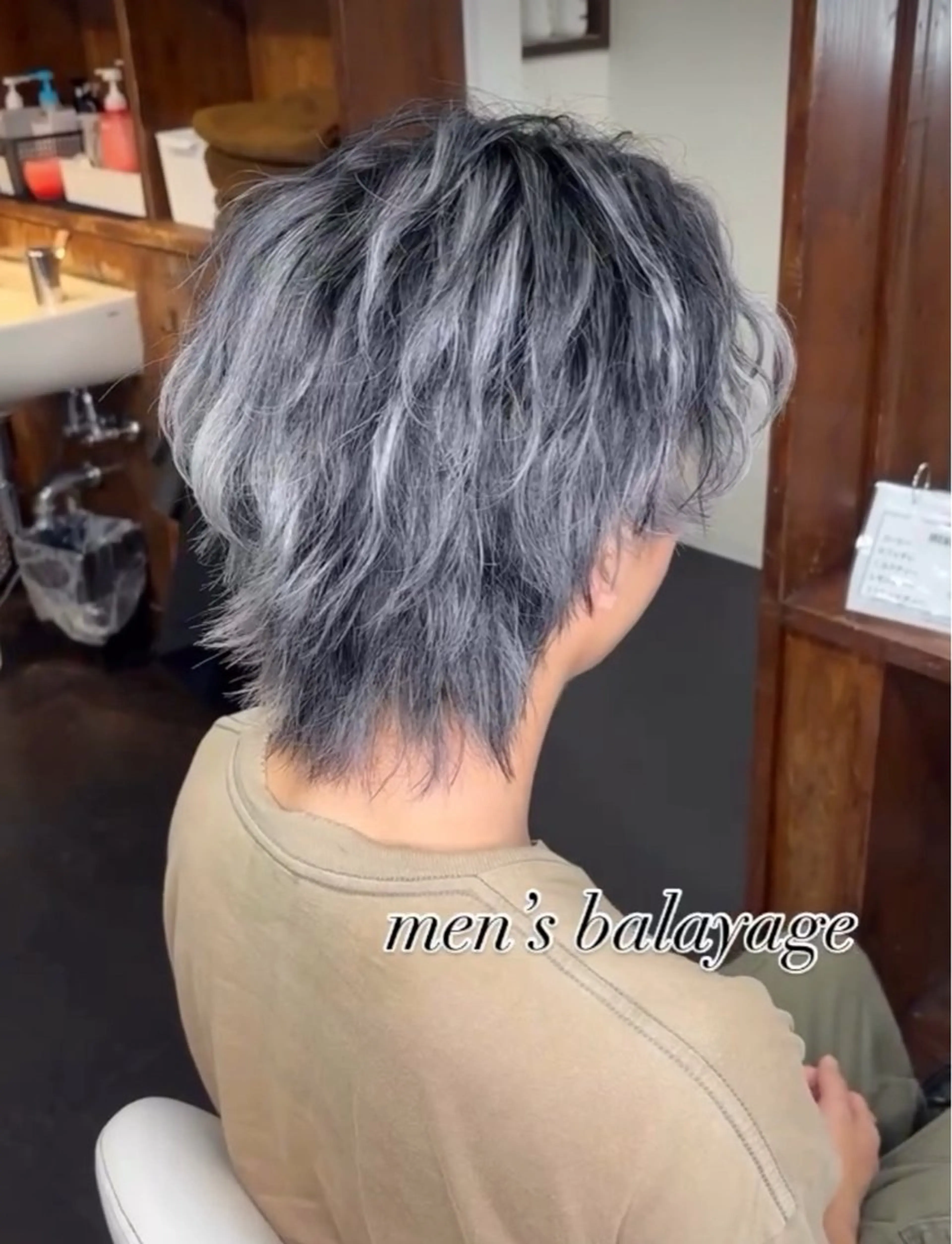 ショート レイヤーカット ヘアカラー OLUOLU所属・桝田 友美のヘアスタイル