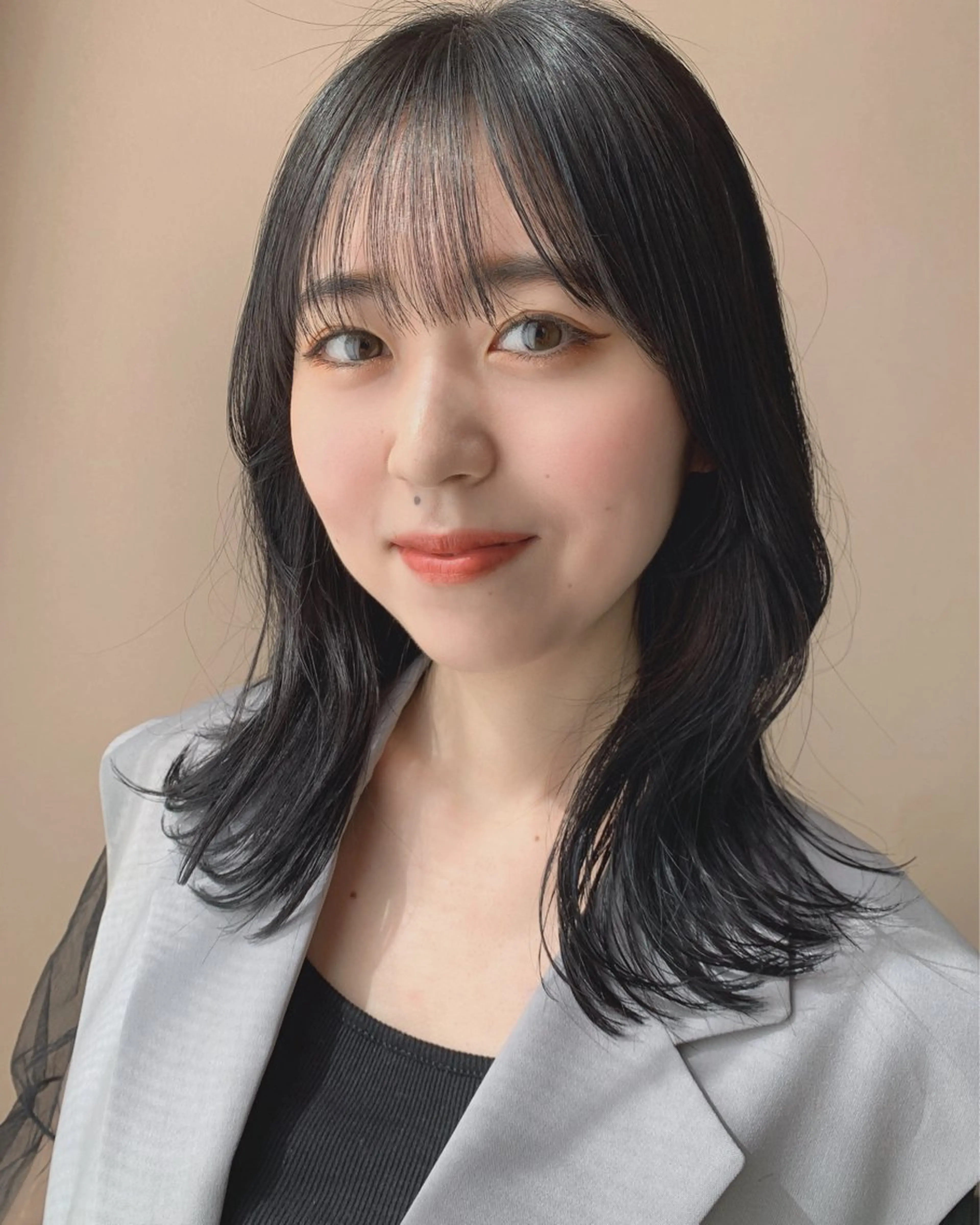 ロング カラー アッシュ アッシュグレー カット ヘアカラー トリートメント hubhair レイヤー/透明感のヘアスタイル