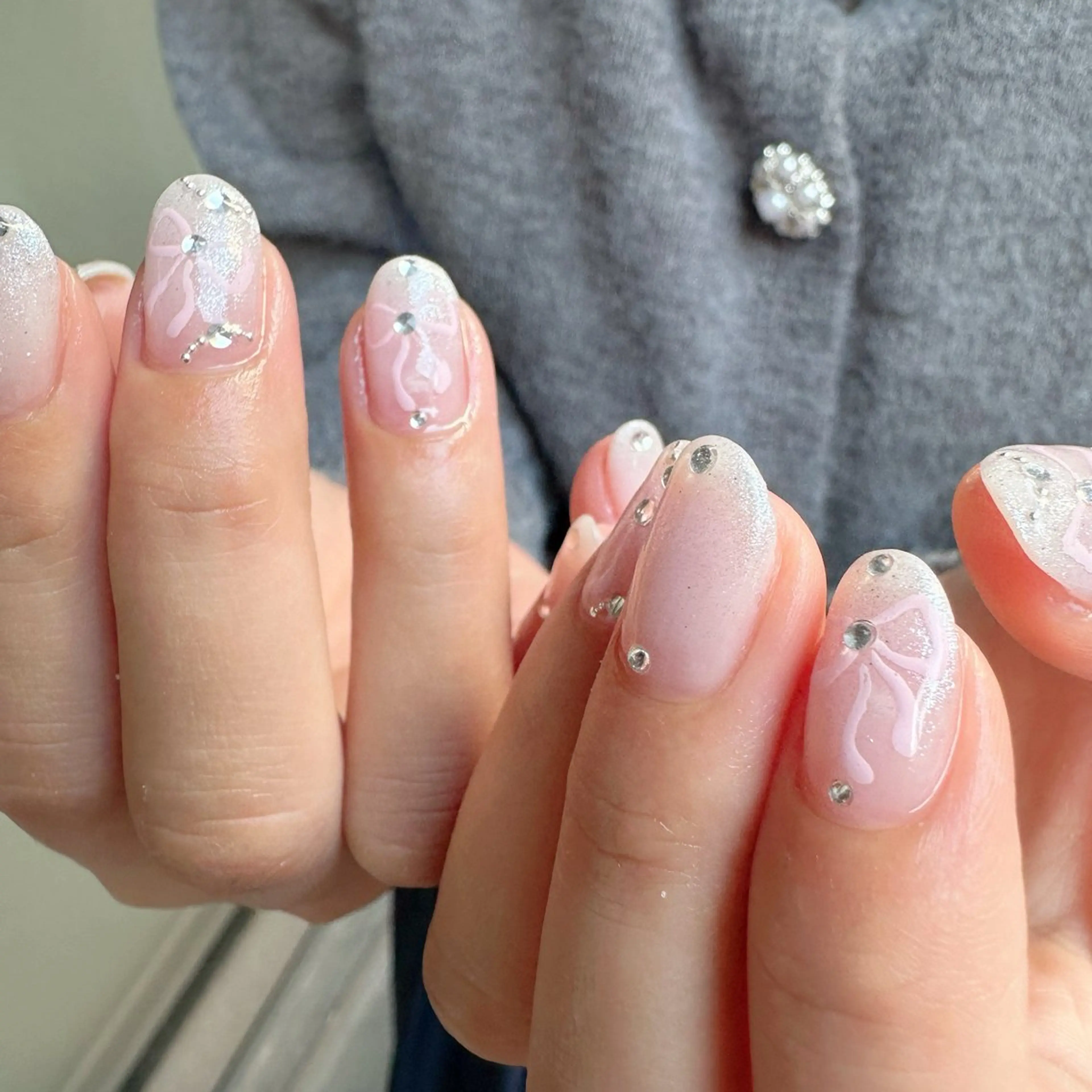 ネイル グラデーション 氷ネイル・うるうるネイル 韓国ネイル ニュアンスネイル リボン 🪞KAPE NAIL 🪞のネイルデザイン