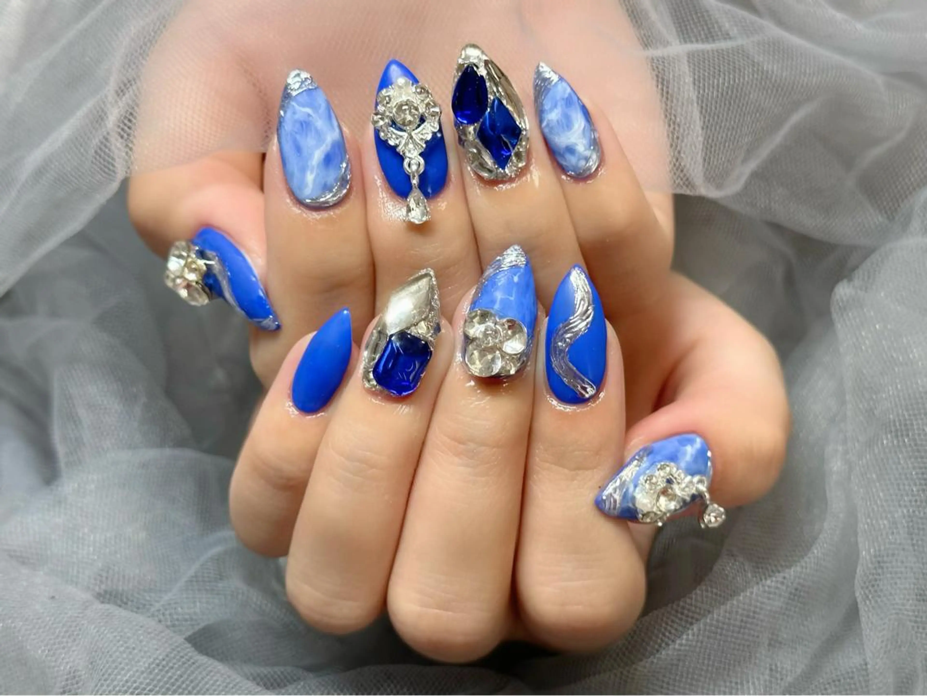 ネイル キラキラネイル 持ち込み ハンドネイル KURELLY所属・Nail Salon KURELLYのネイルデザイン