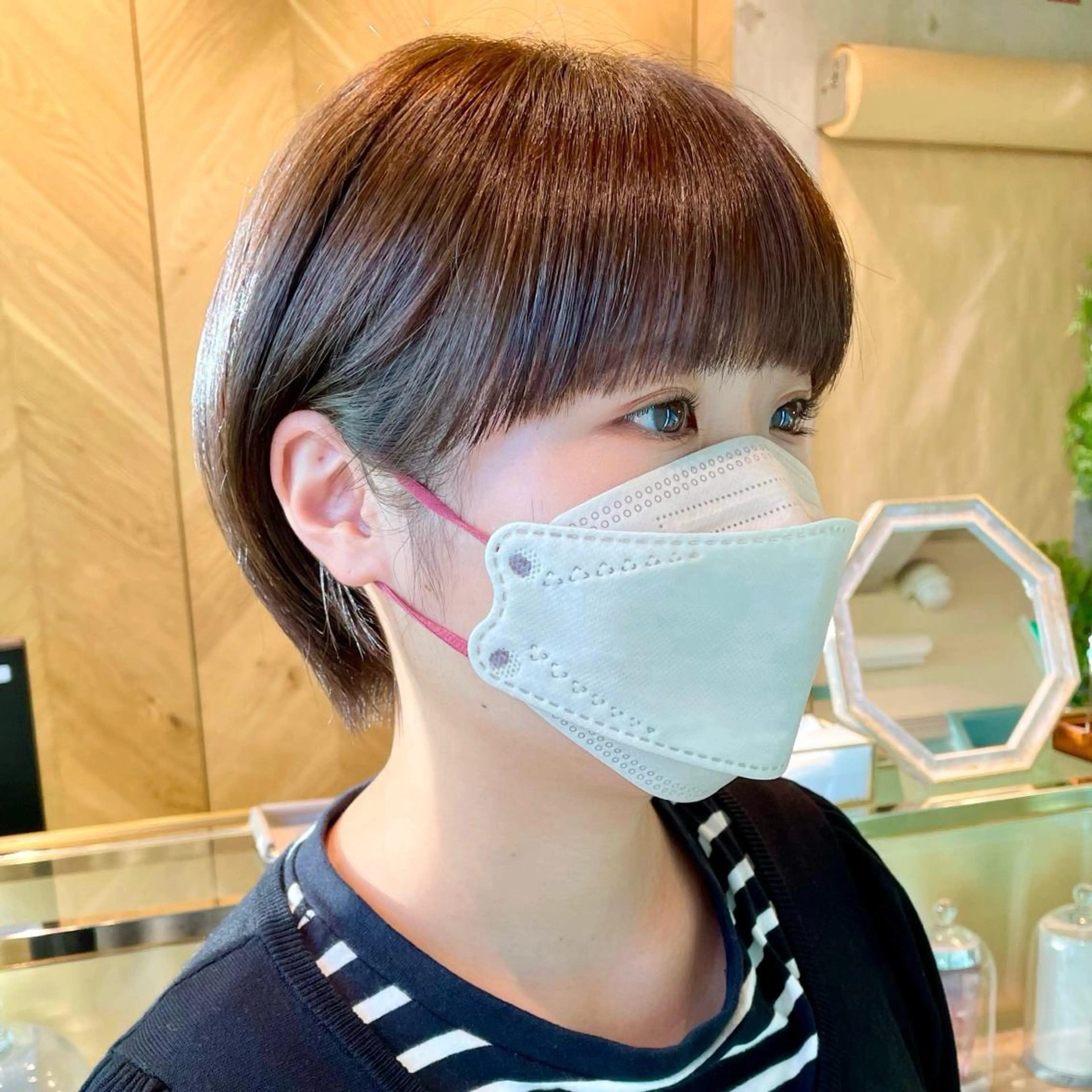 ショート カラー ショートヘア カット ヘアカラー トリートメント 小泉 葵のヘアスタイル