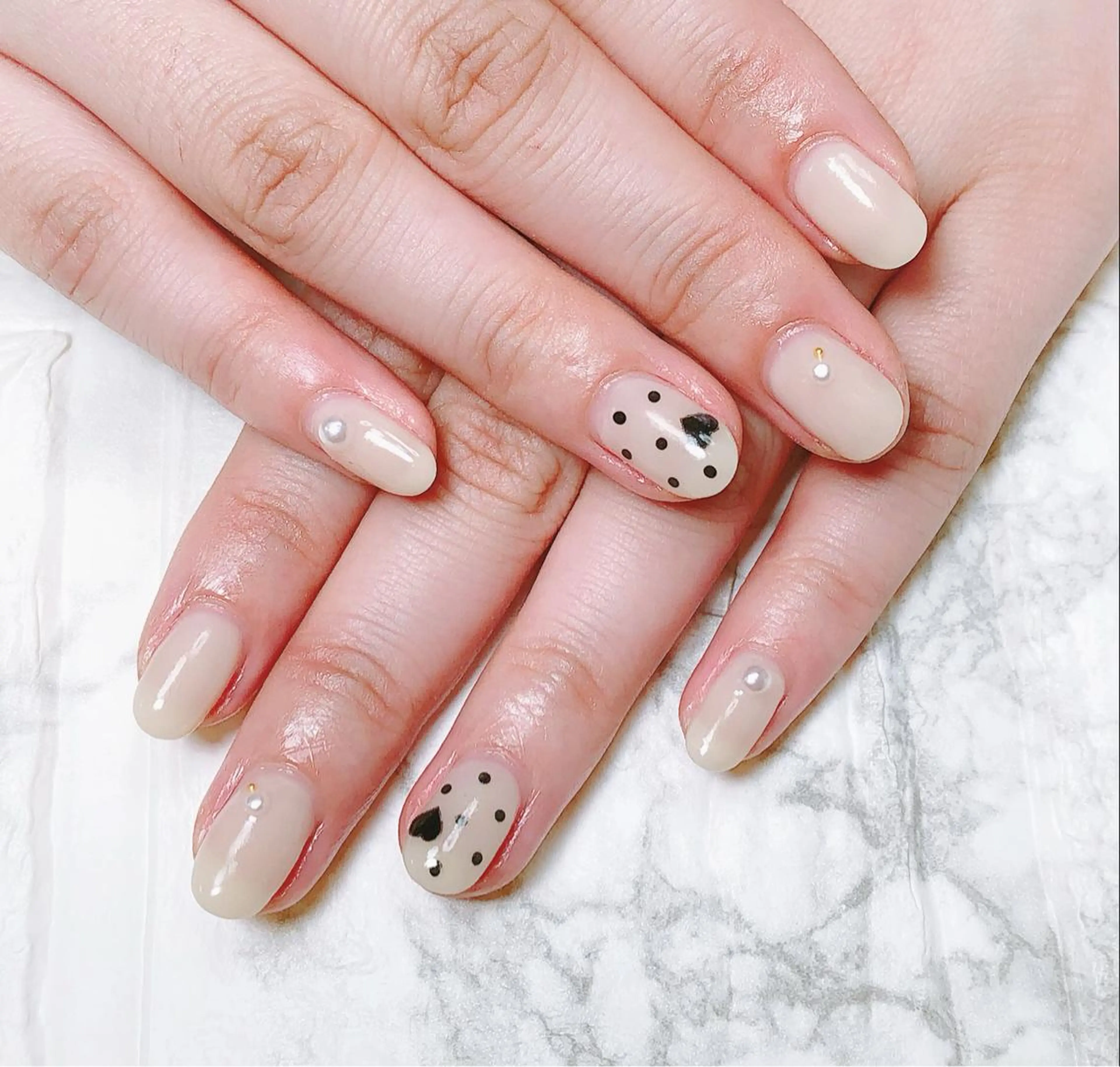 ネイル クリアネイル ドット ハート ブライダルネイル ハンドネイル ハンドケア Nailsalon Eve（イヴ）のネイルデザイン