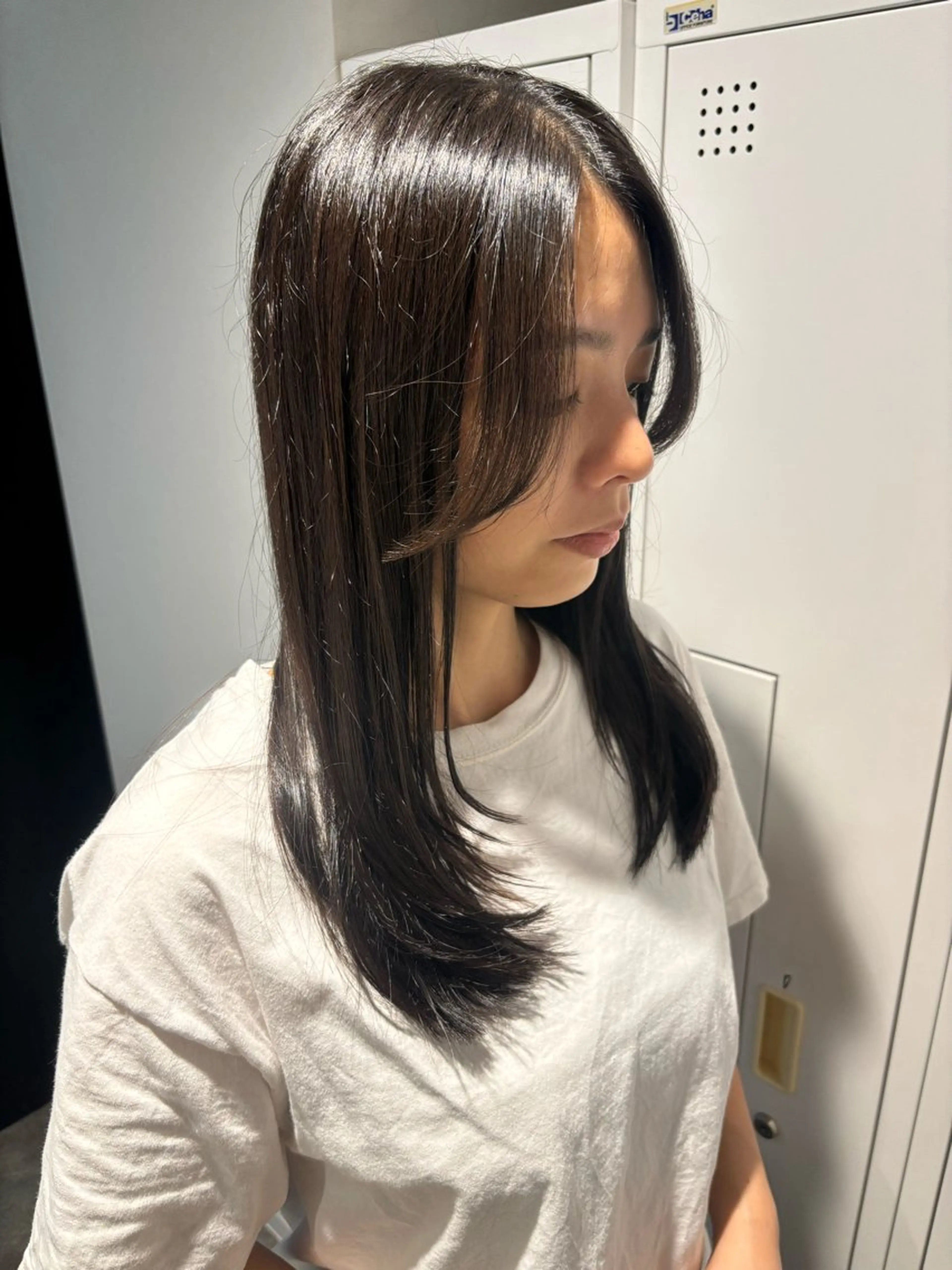 セミロング レイヤーカット ローレイヤー カット 穐田 航のヘアスタイル