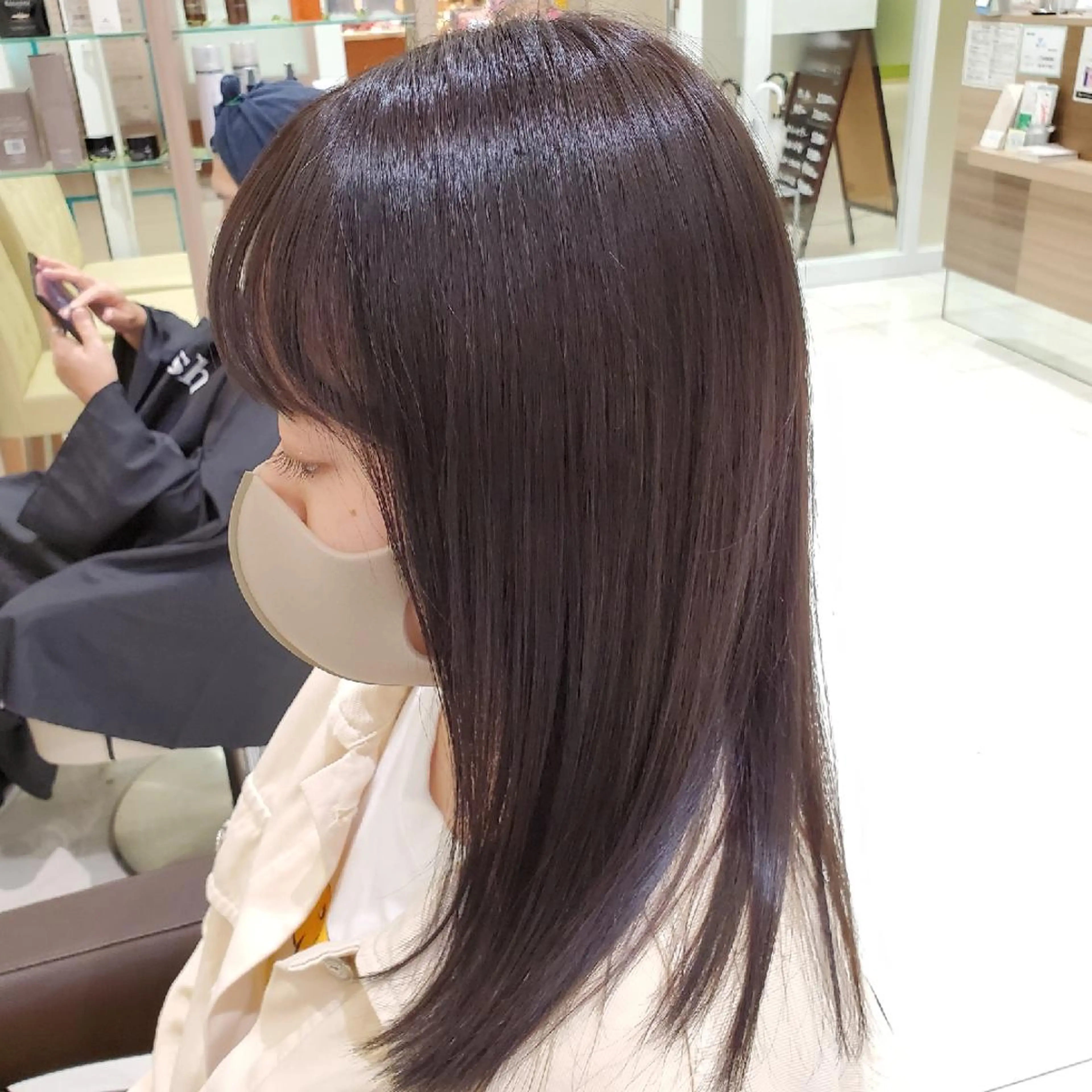 セミロング カラー ブラウンカラー ダークブラウン イルミナカラー 中村 和貴のヘアスタイル