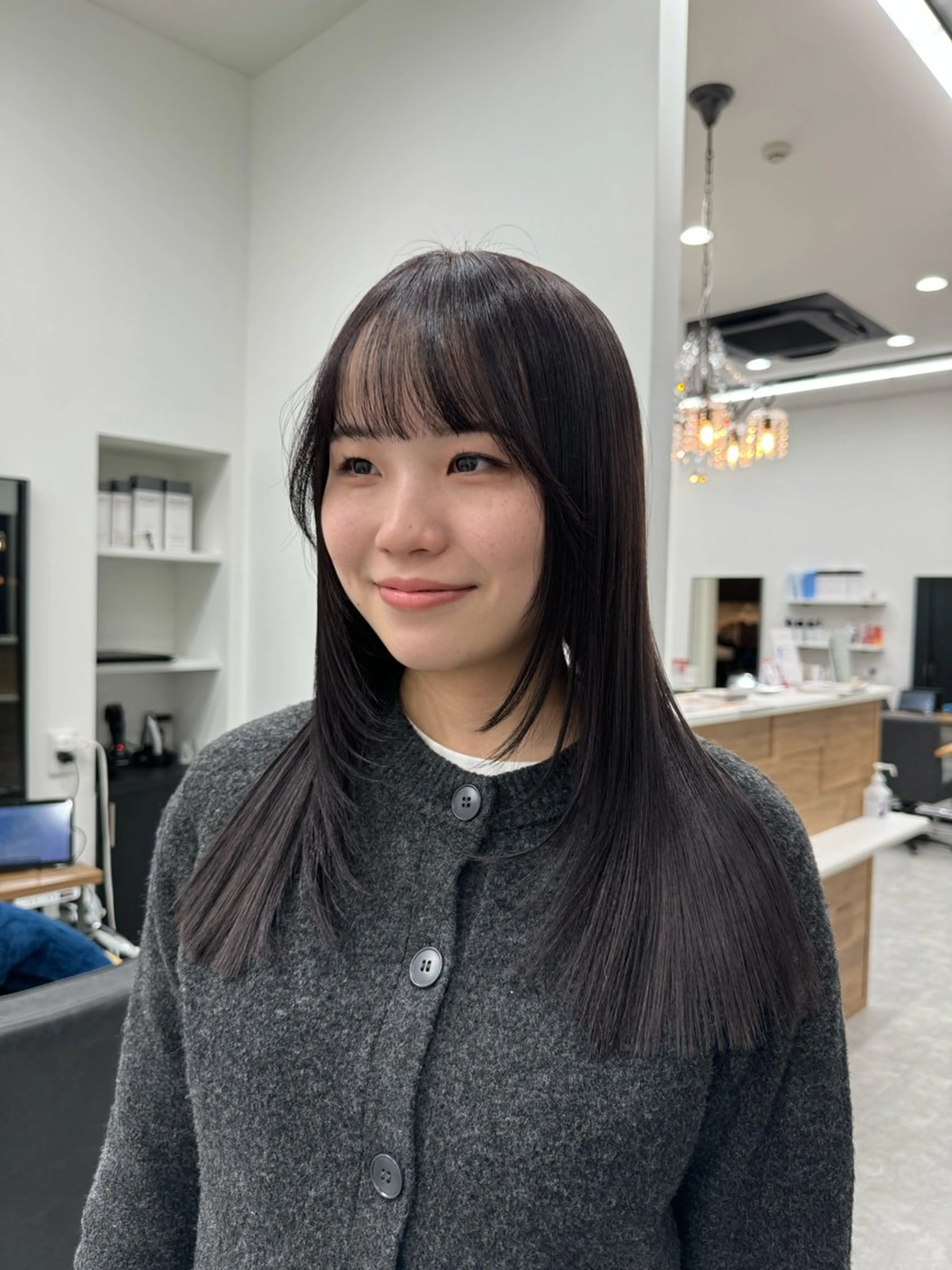 ロング カラー 透明感カラー パープルカラー レイヤーカット 𝘀𝗮𝗲/柏の葉 / パーマモデルのヘアスタイル