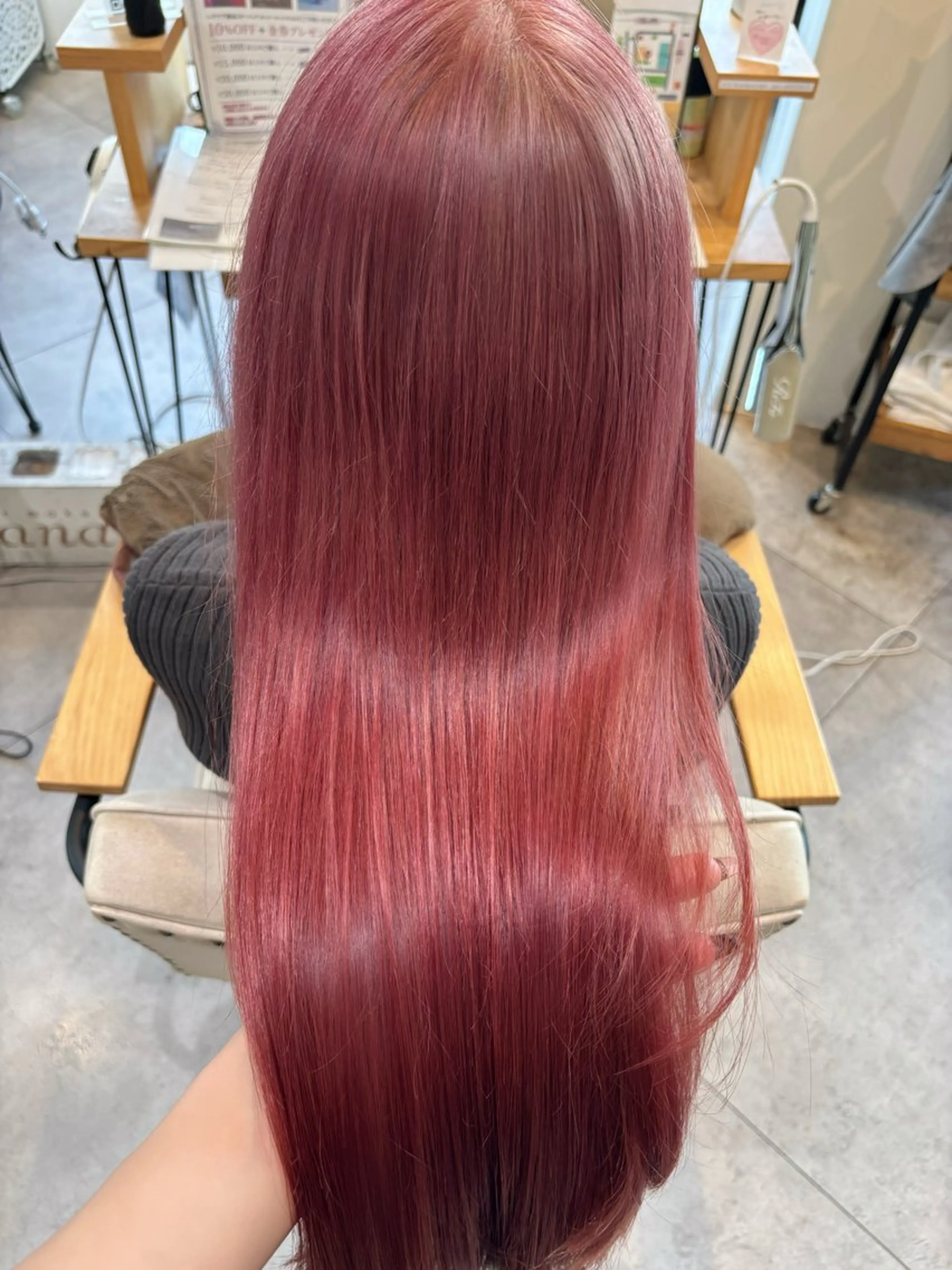 ロング カラー ベージュカラー ブリーチ ケアブリーチ デザインカラー ダブルカラー ヘアカラー 肌に馴染むハイトーン /ミルクティーカラーのヘアスタイル