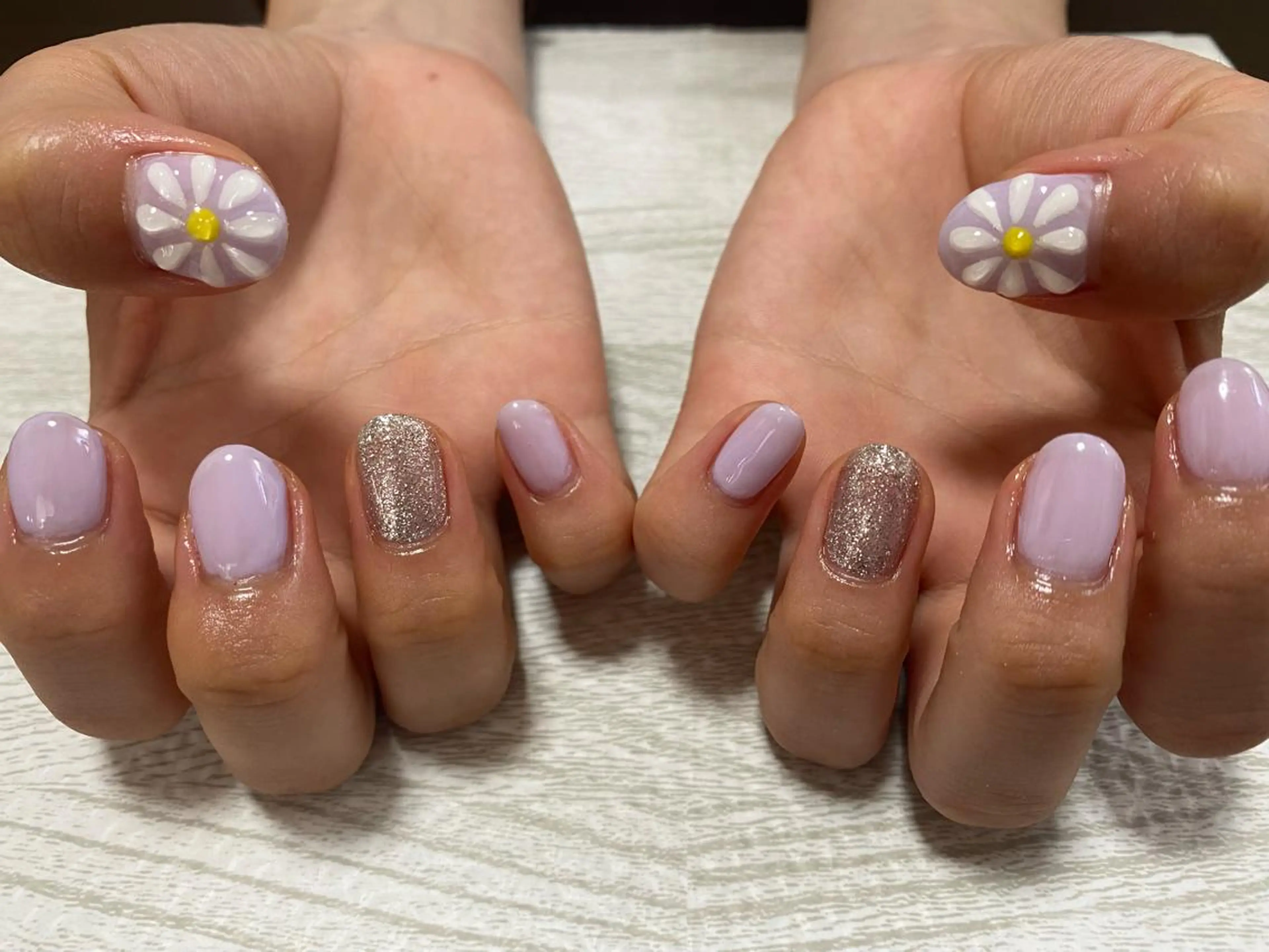 ネイル フラワーネイル ぷっくりネイル パープル ハンドネイル Ulu Nail 🌱MOMOKAのネイルデザイン