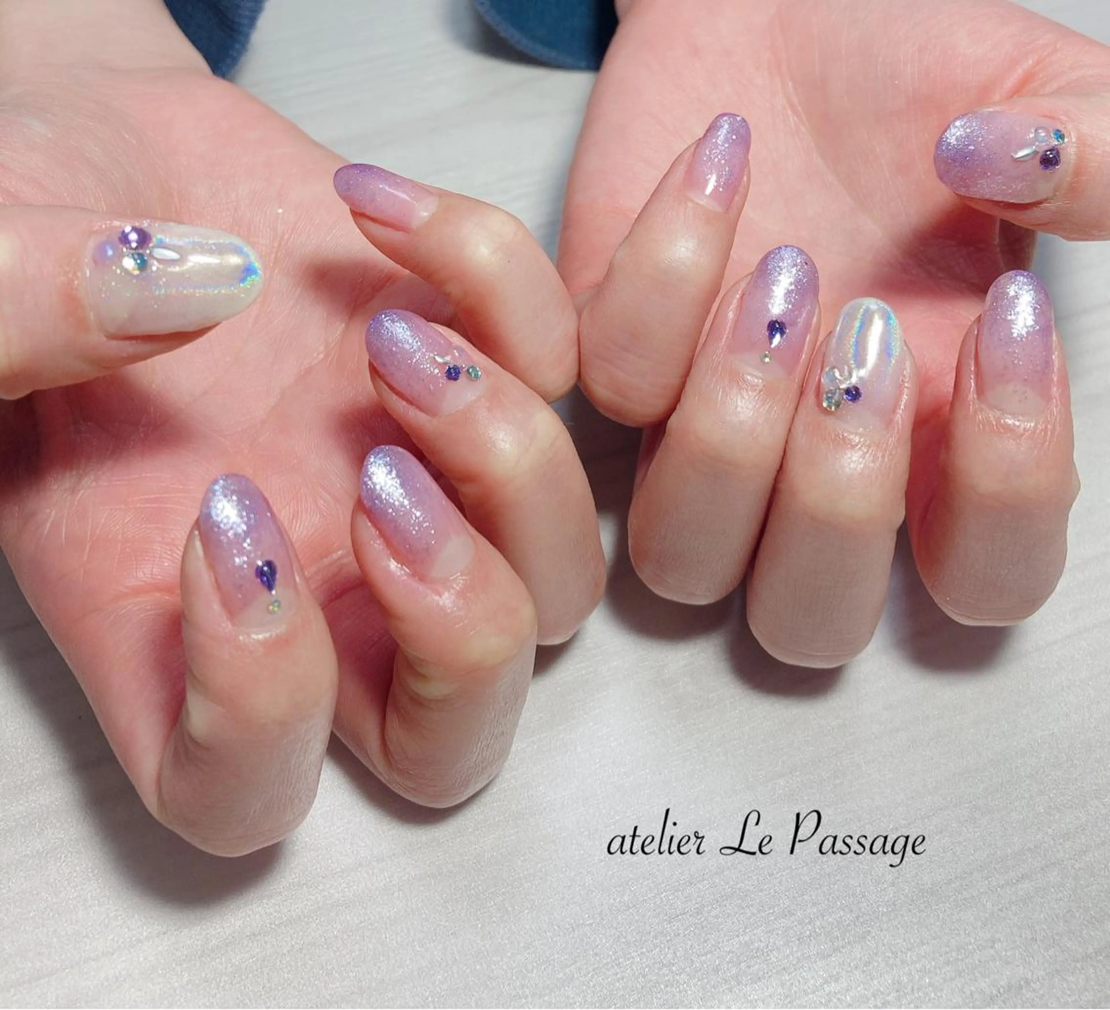 ネイル ジェルネイル グラデーション キラキラネイル ラメ(グリッター) オフィスネイル Atelier Le Passage所属・h nakatsukaのネイルデザイン