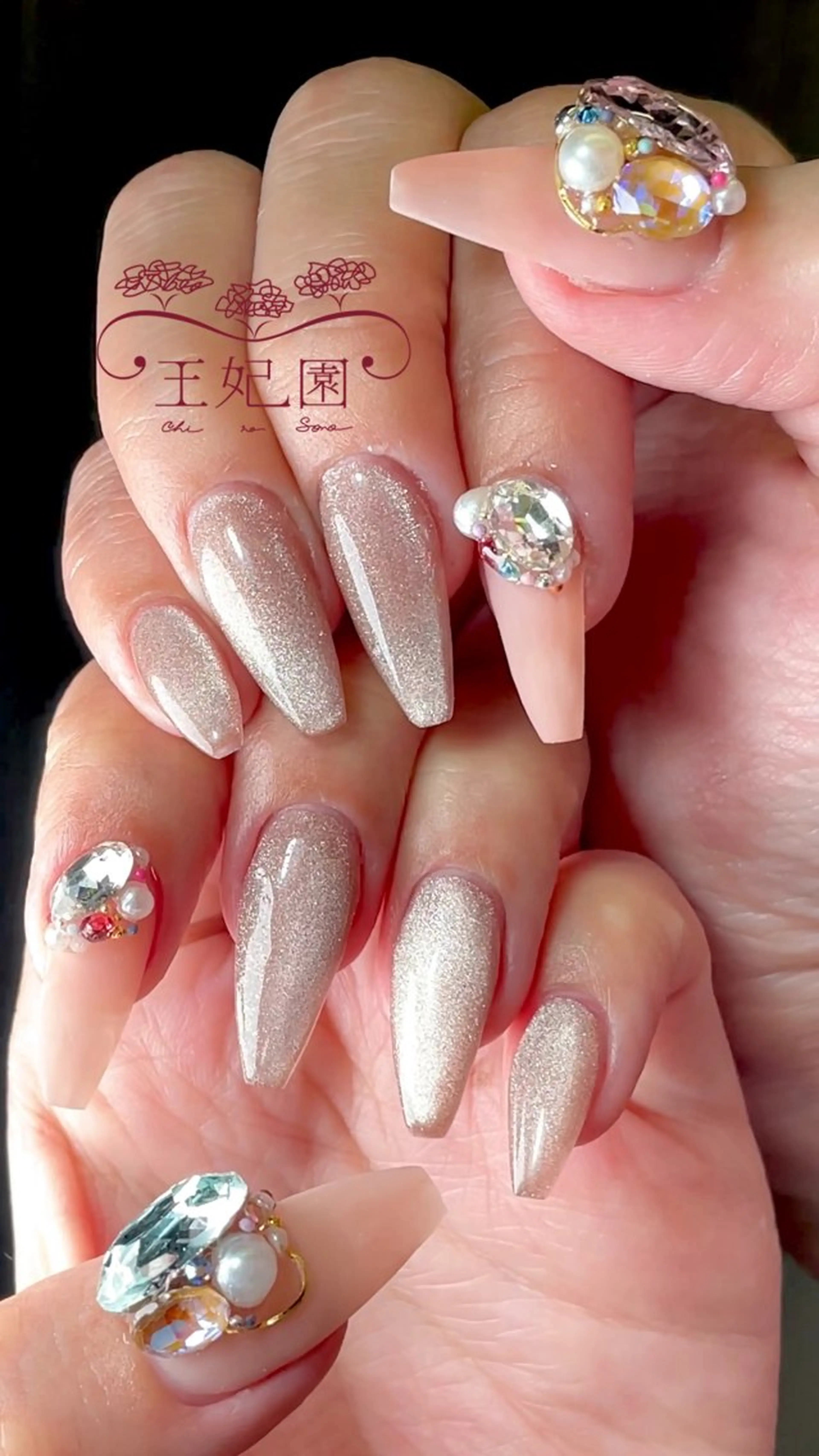 ネイル フレンチネイル ガラスフレンチ 氷ネイル・うるうるネイル キラキラネイル 冬ネイル nail salon王妃の園所属・王妃の園 ohinosonoのネイルデザイン