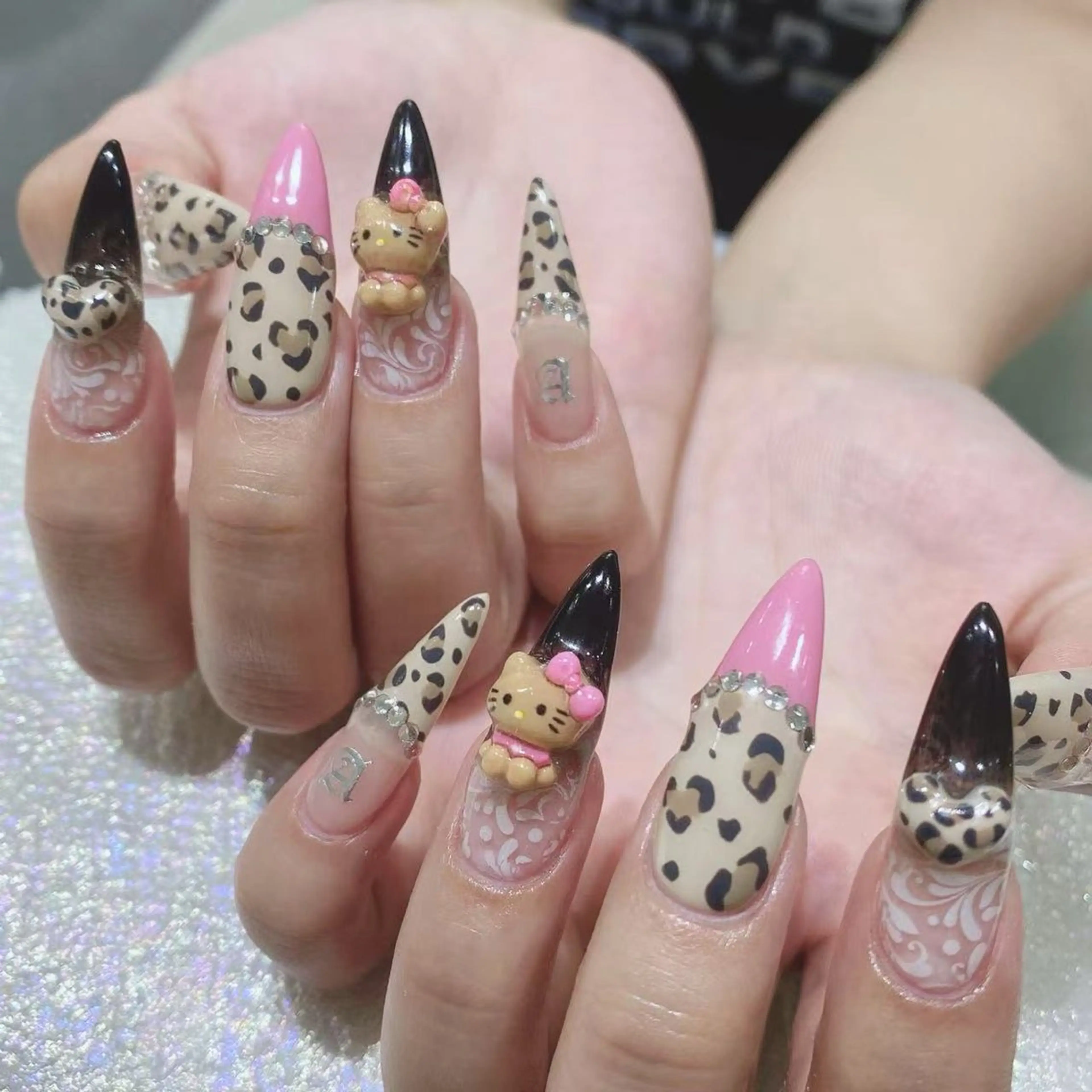 ネイル ハンドネイル Queens 榊 まおのネイルデザイン