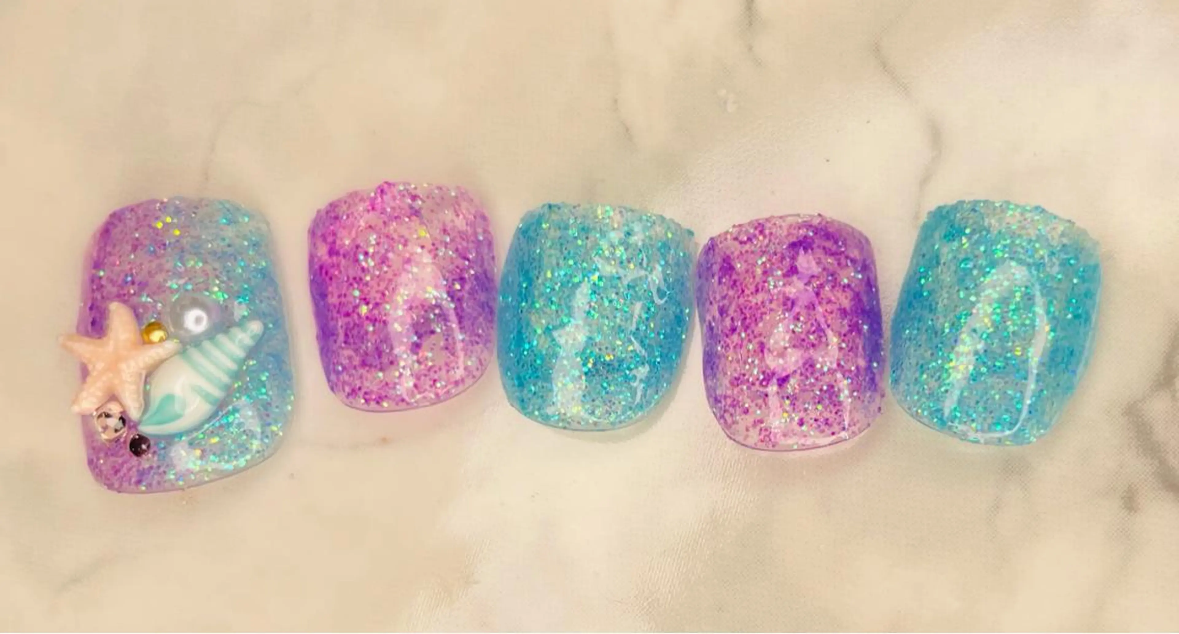 ネイル アートネイル フットネイル ハンドネイル フットネイル HAIR MAKE Aila所属・Aila.nail _F_AYUMIのネイルデザイン