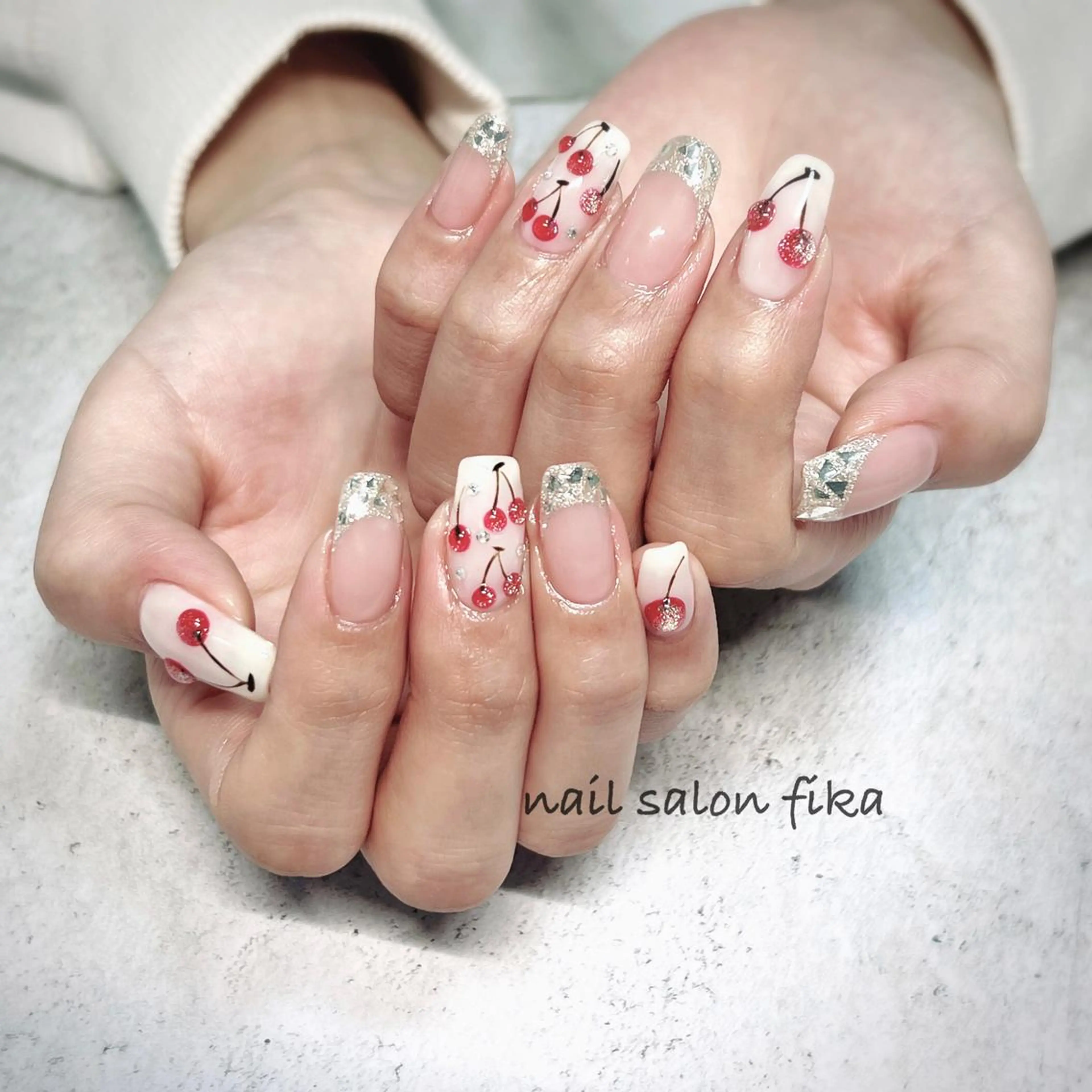 ネイル フレンチネイル ガラスフレンチ nail salon fikaのネイルデザイン