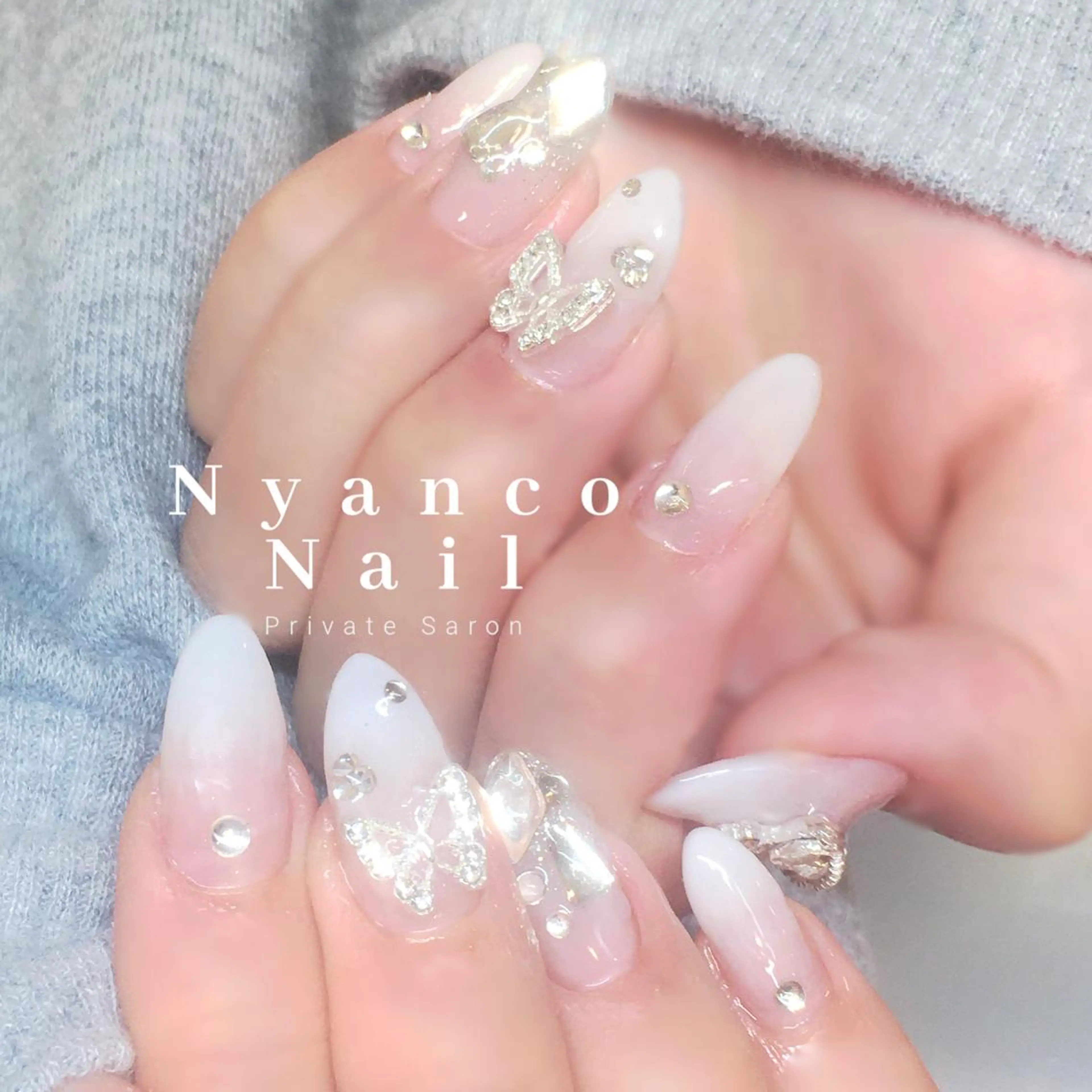 ネイル ジェルネイル グラデーション キラキラネイル 夏ネイル ワンホンネイル Nyanco Nailのネイルデザイン