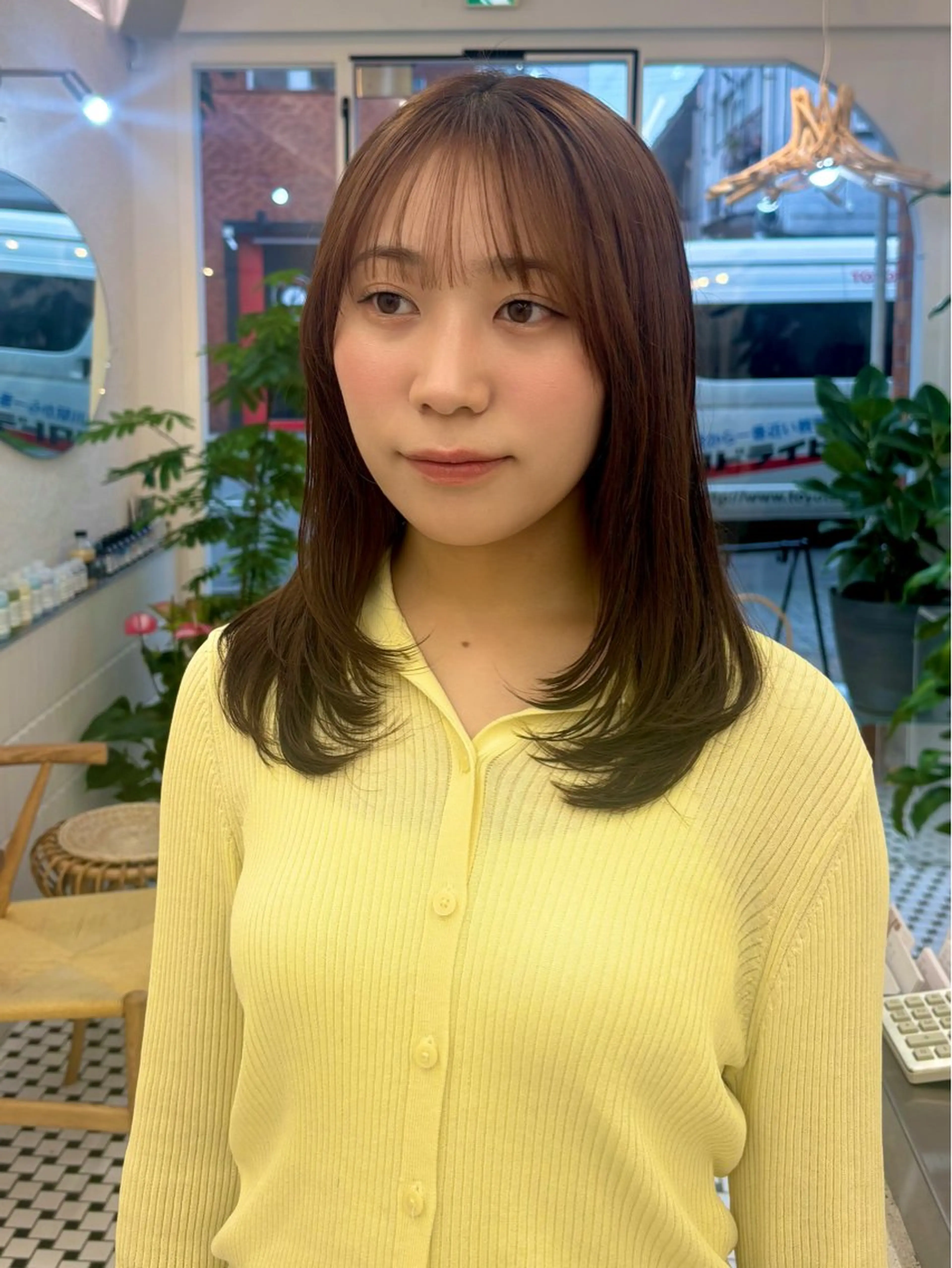 ミディアム ミディアムレイヤー レイヤーカット カット 🧸ミルクティー／ ぷつっとボブ/ミクのヘアスタイル