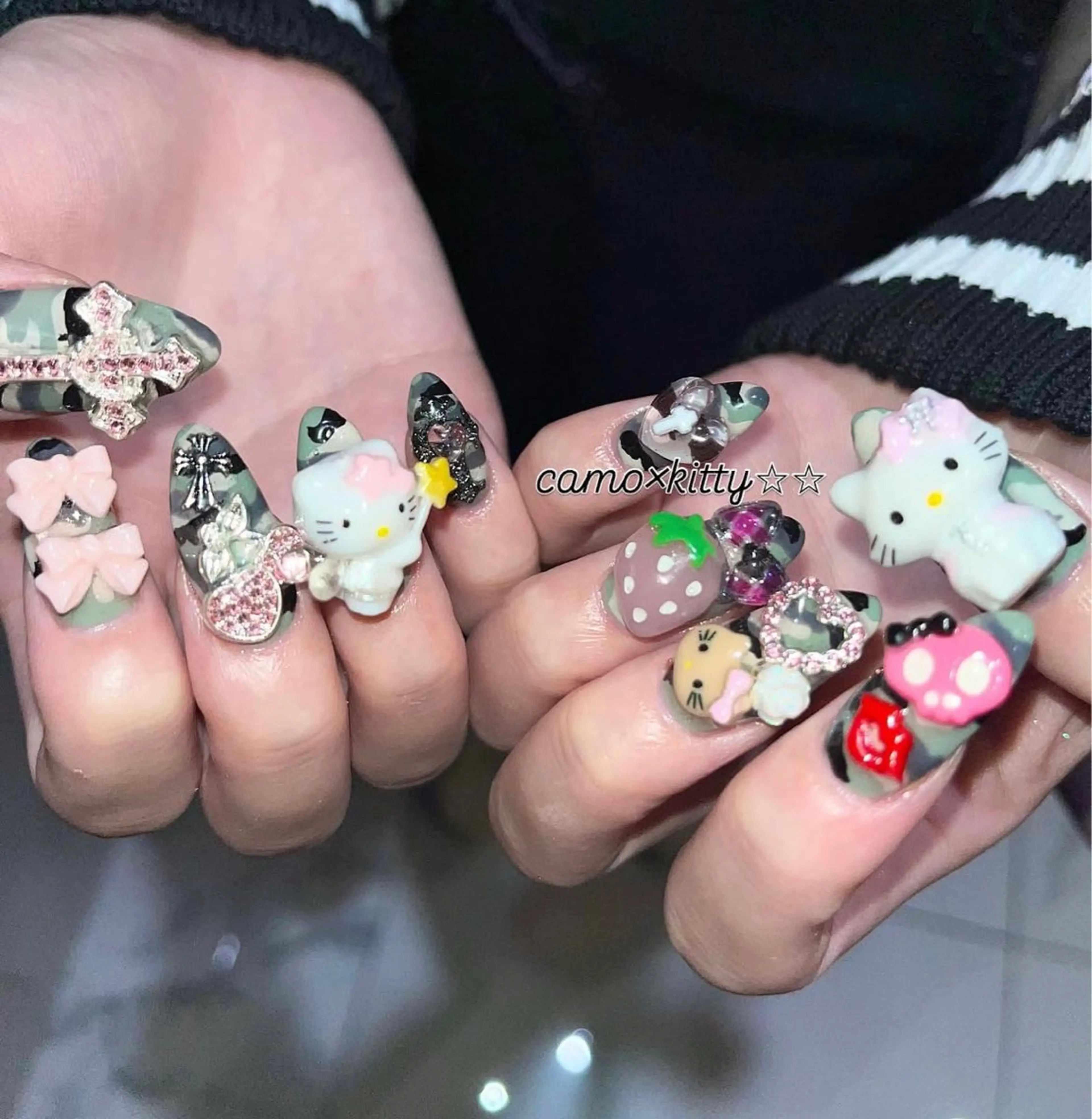 ネイル ハンドネイル フットネイル ˚✧⁺⭐︎༚moca miyuu⁎⁺˳✧༚のネイルデザイン