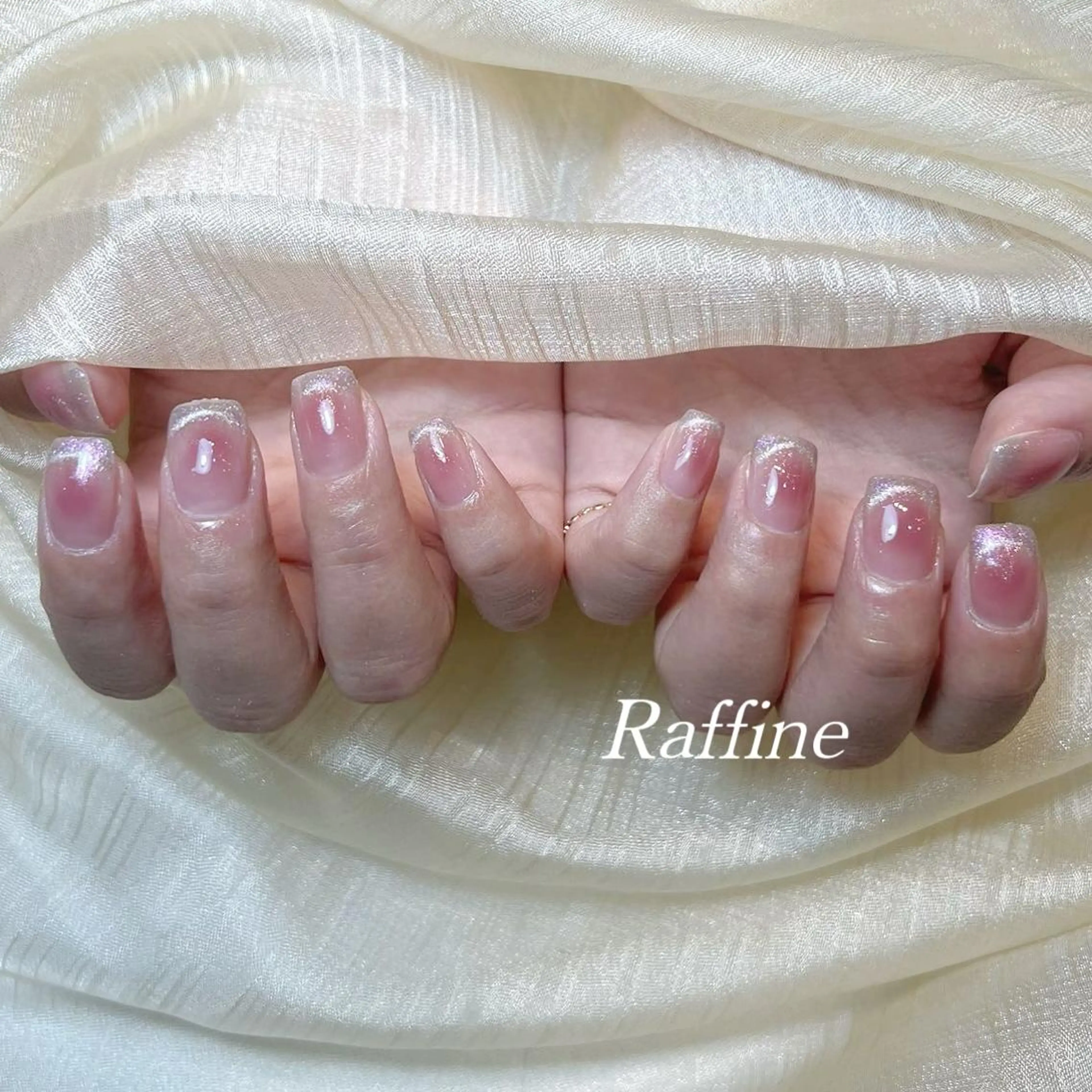 ネイル ハンドネイル RAFFINE 月🦋🩵のネイルデザイン