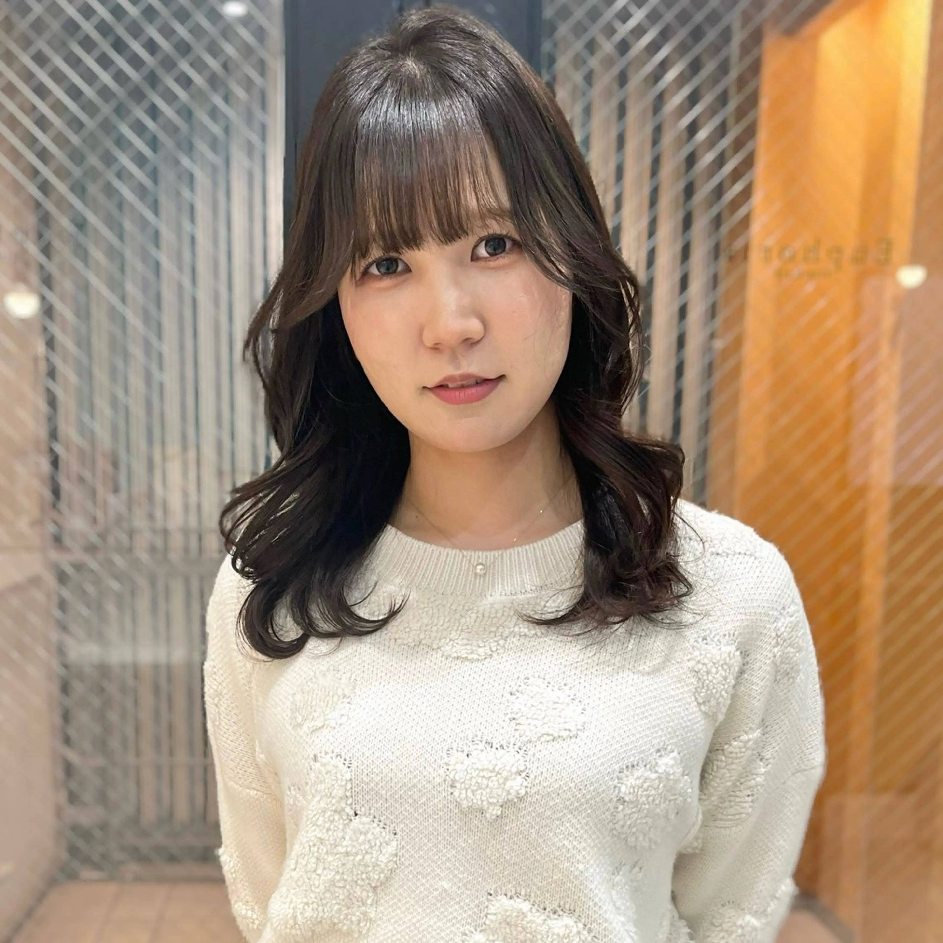 セミロング カラー ブリーチ ブラウンカラー ブリーチなしカラー オリーブブラウン MEI🎀つやカラー 🎀レイヤー🎀渋谷のヘアスタイル