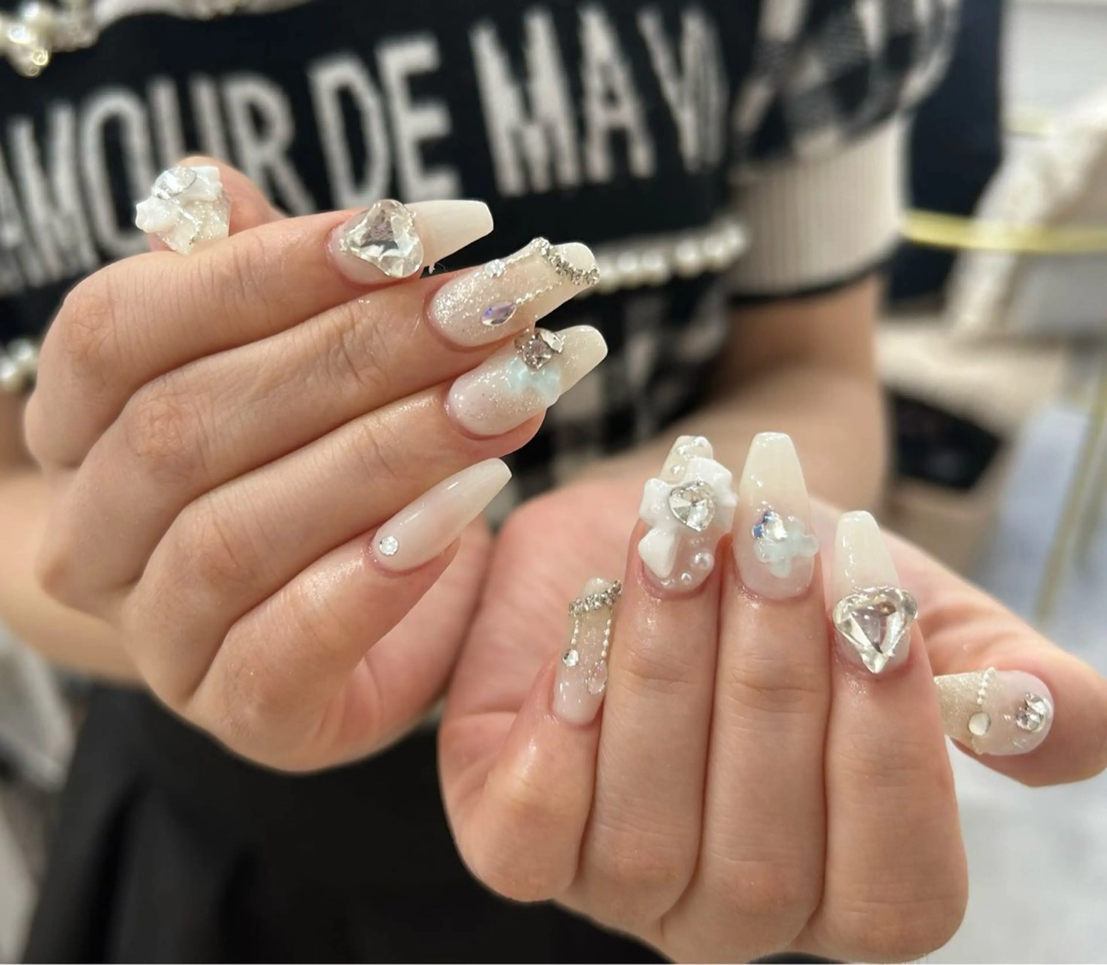 ネイル 長さ出し キラキラネイル 持ち込み リボン ネイルチップ ハンドネイル ハンドケア 🫧M. nailsのネイルデザイン