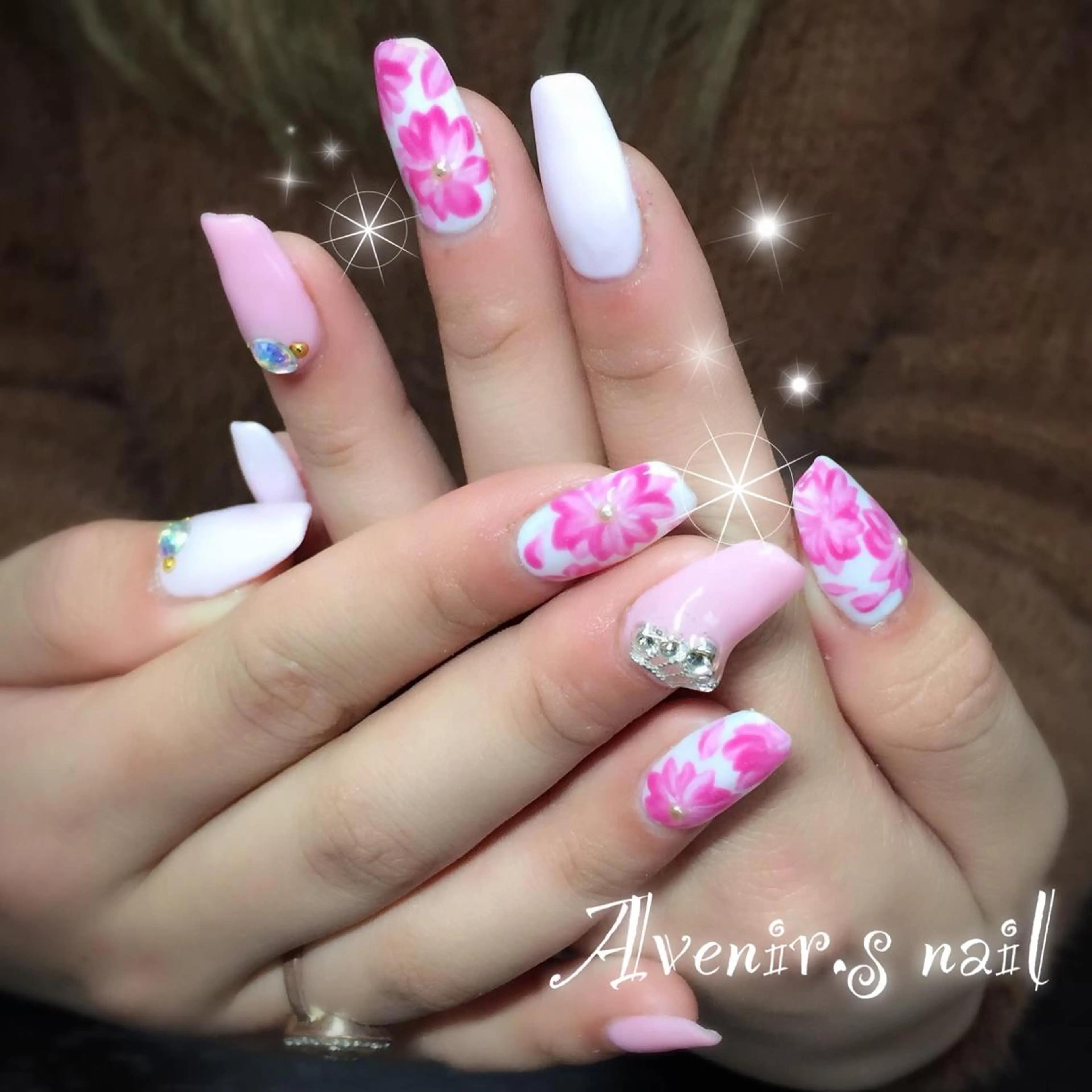 ネイル フラワーネイル ジェルネイル スカルプネイル Home Salon Avenir.のネイルデザイン