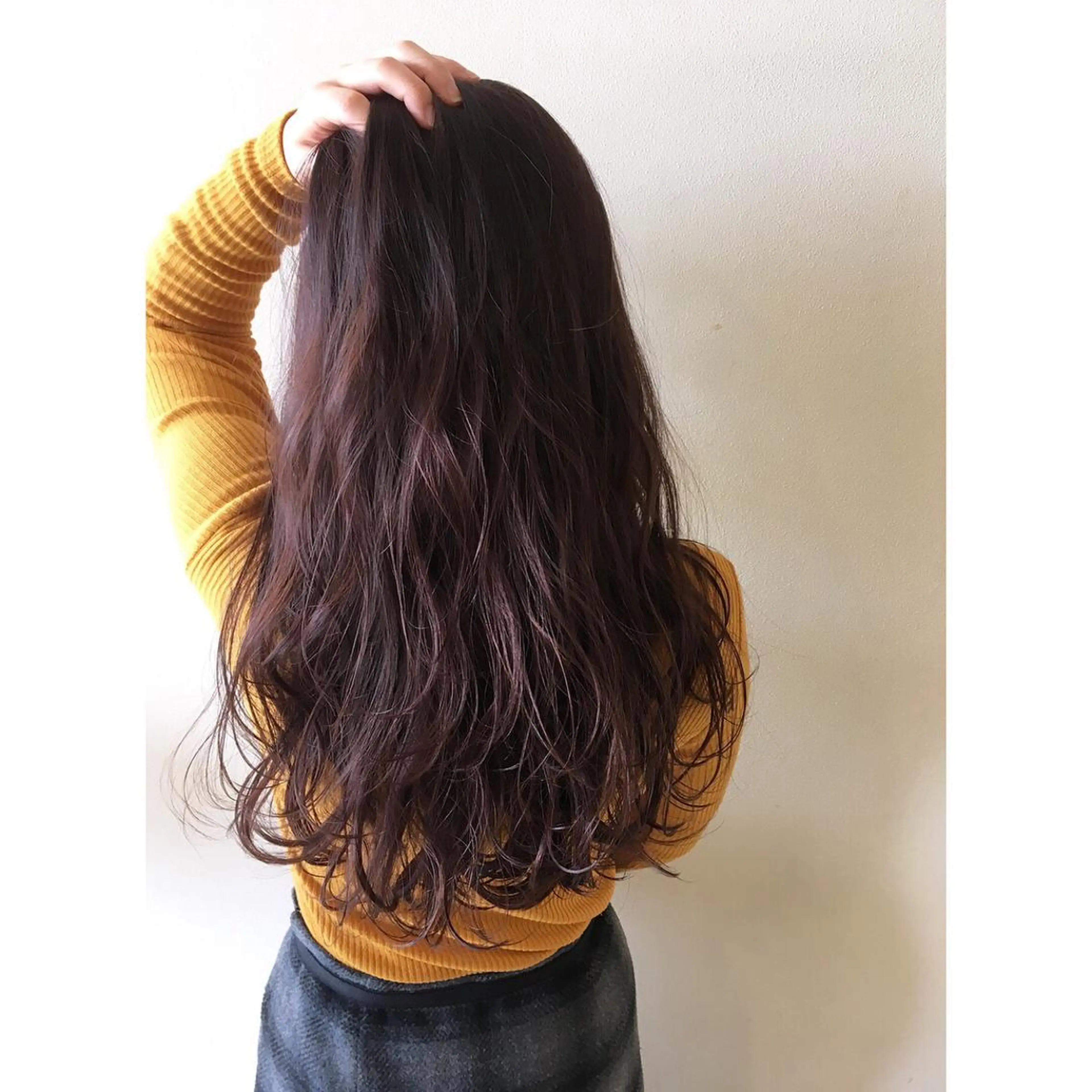 ロング カラー パーマ ヘアアレンジ ピンクカラー ママ美容師 マリンさんのヘアスタイル