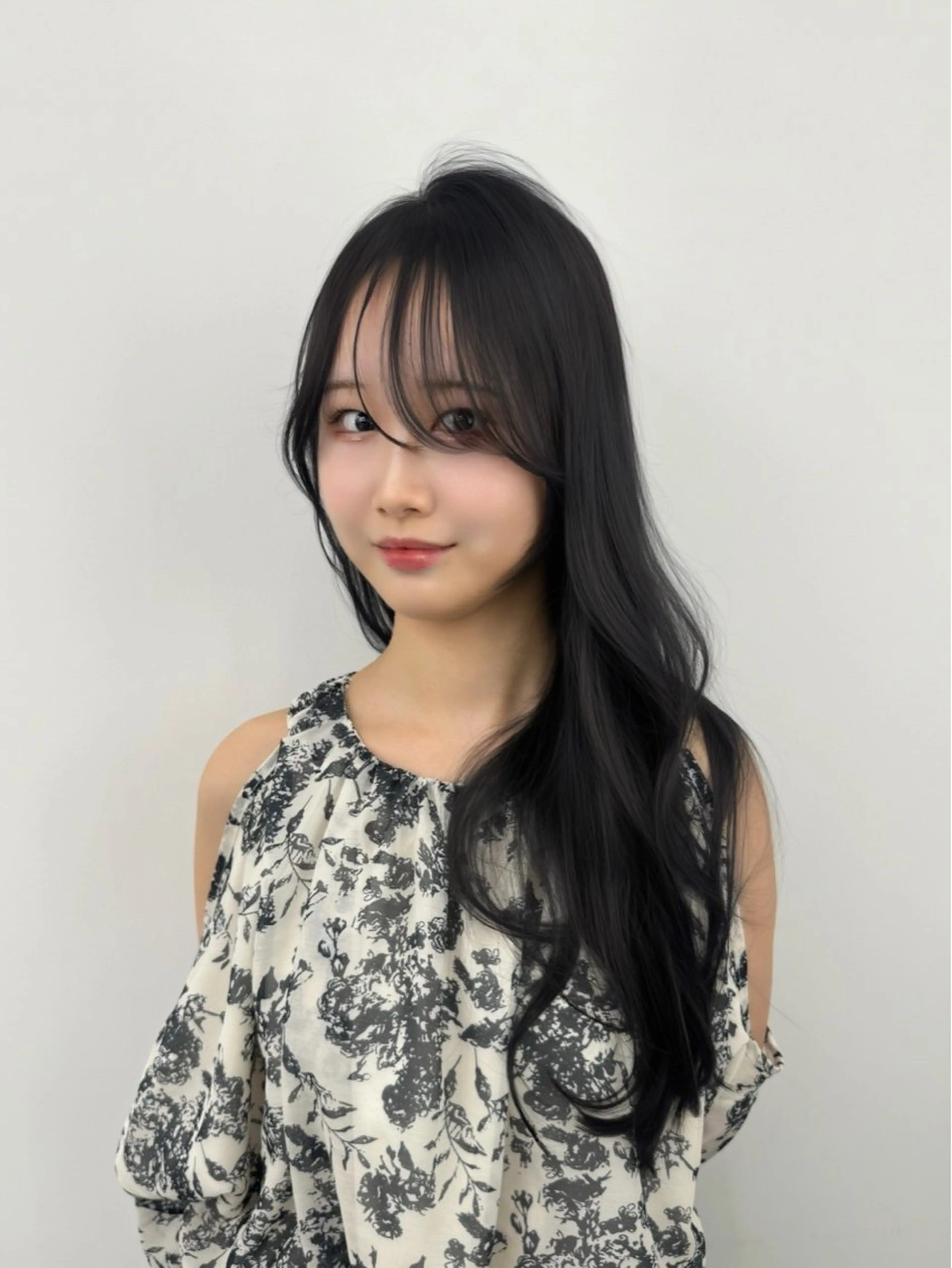 セミロング カラー カット ヘアカラー 顔まわりの神様 藤嶋秀幸のヘアスタイル