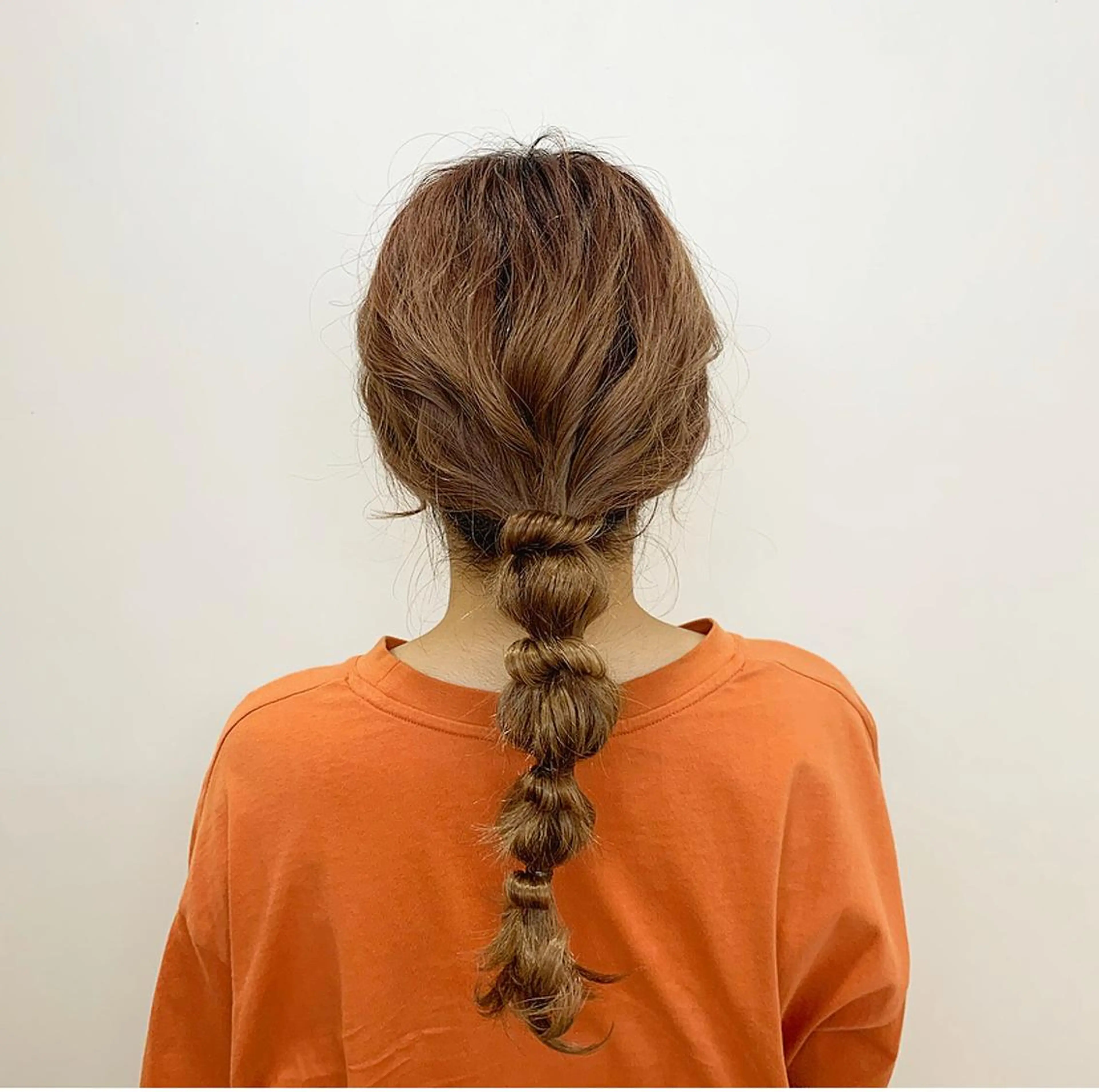 セミロング カラー ヘアアレンジ 玉ねぎヘアー ヘアセット 小濵 美月のヘアスタイル