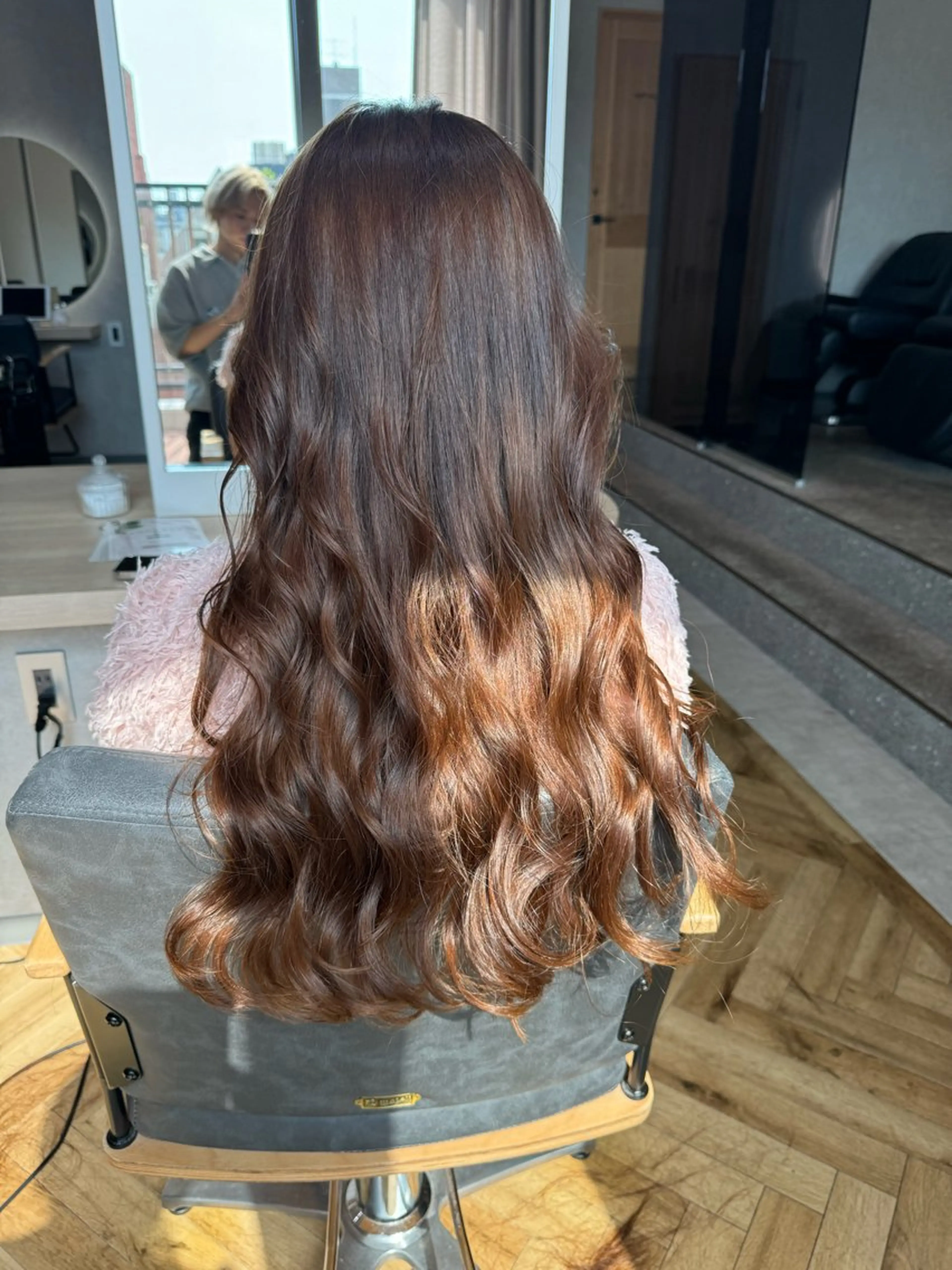 ロング カラー ベージュカラー オリーブベージュ 透け 艶感カラー 顔周り 齊木 勇人のヘアスタイル