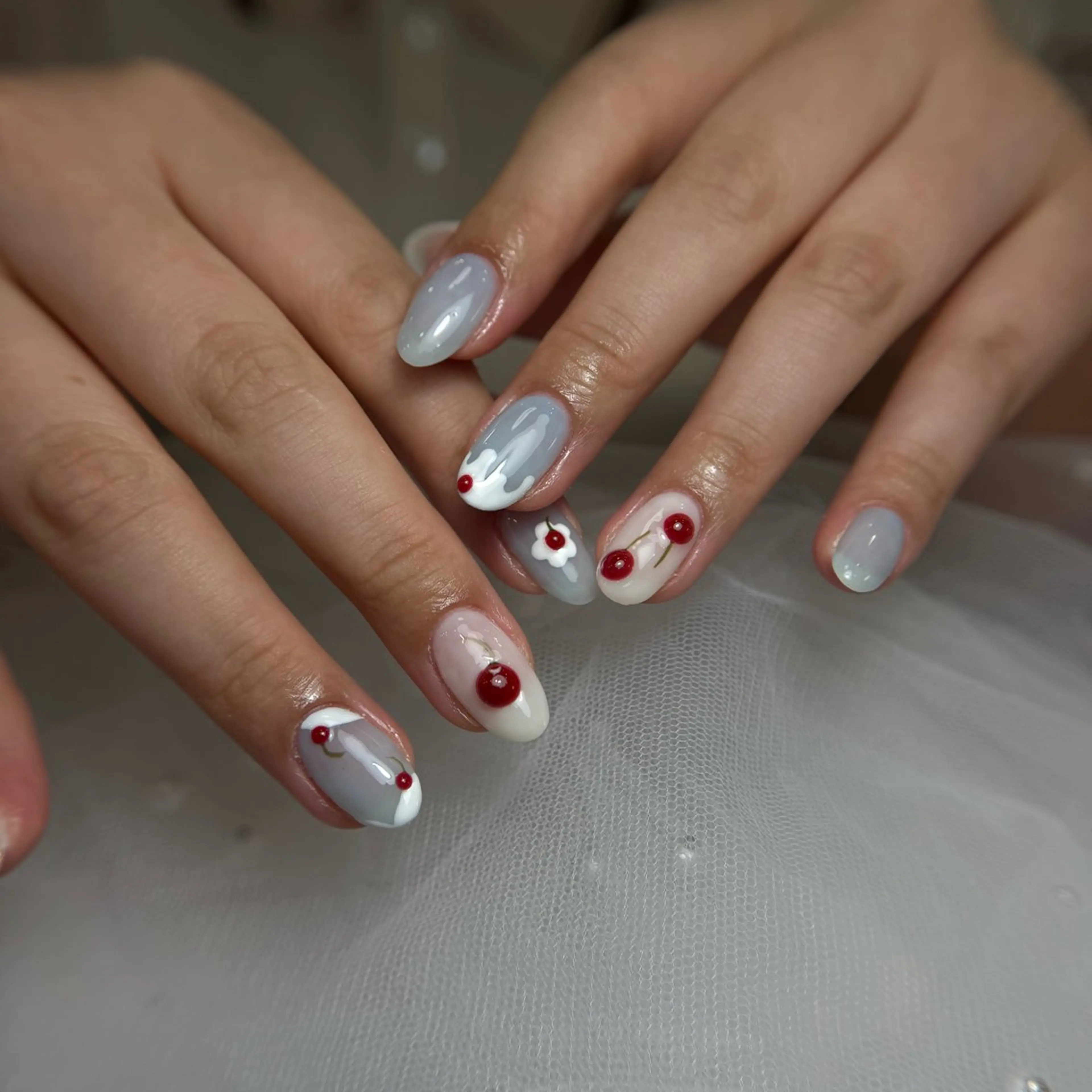 ネイル フレンチネイル グラデーション 韓国ネイル マグネットネイル シンプルネイル ハンドネイル CoMo Nail Studio所属・CoMo Nailのネイルデザイン