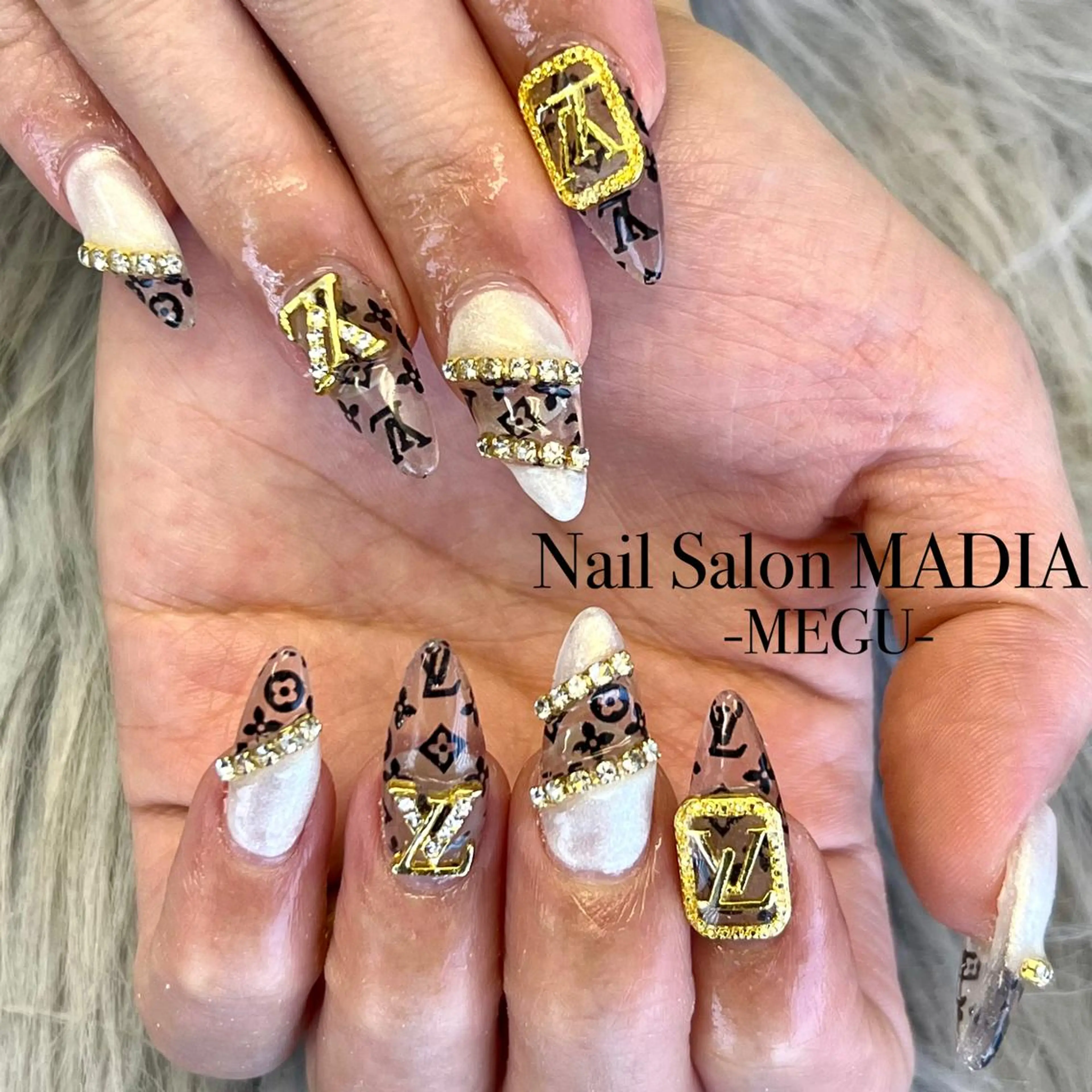 ネイル MADIA藤沢所属・MADIA MEGUのネイルデザイン