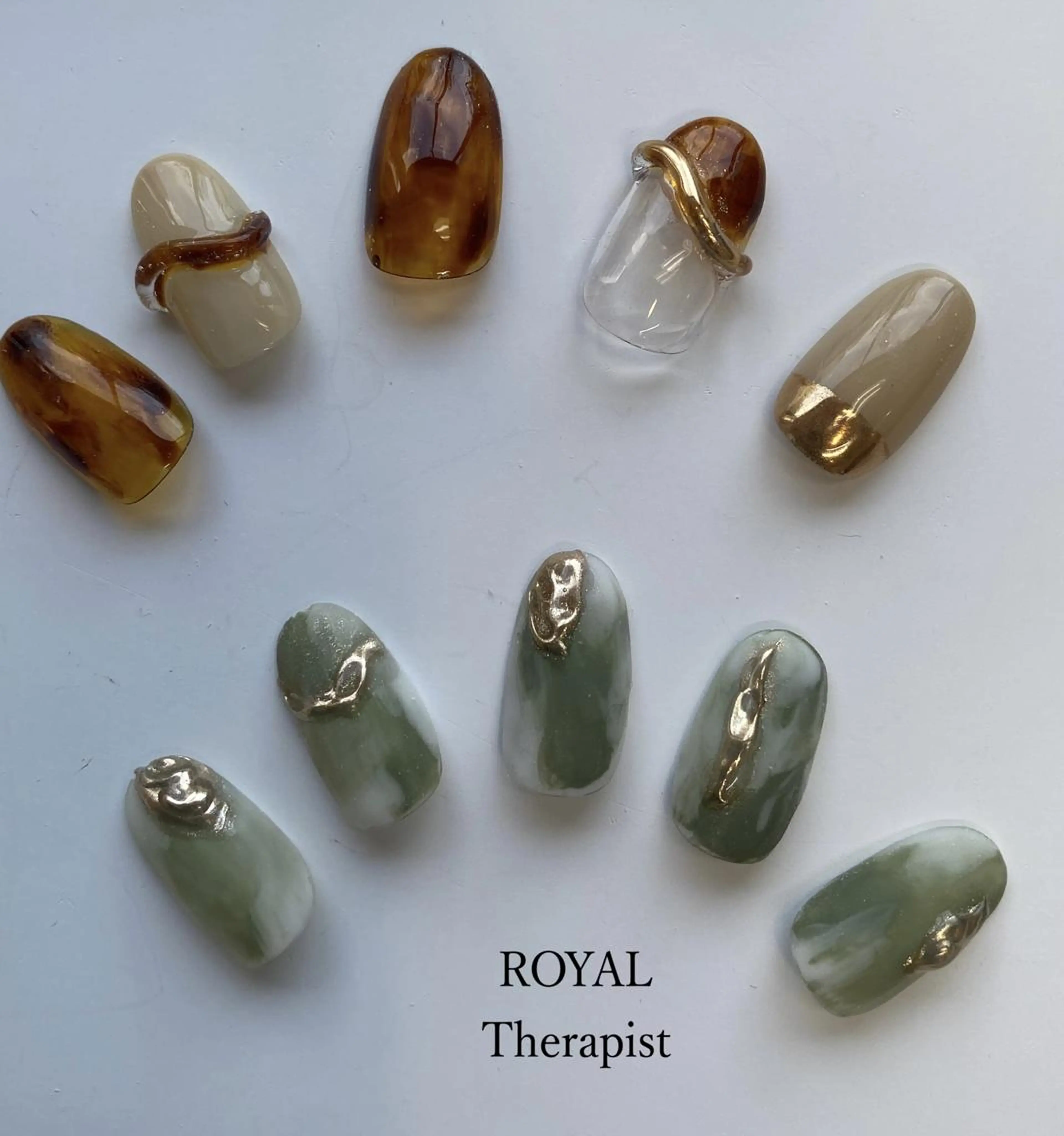 ネイル 【尾下】 ロイヤル•セラピストのネイルデザイン