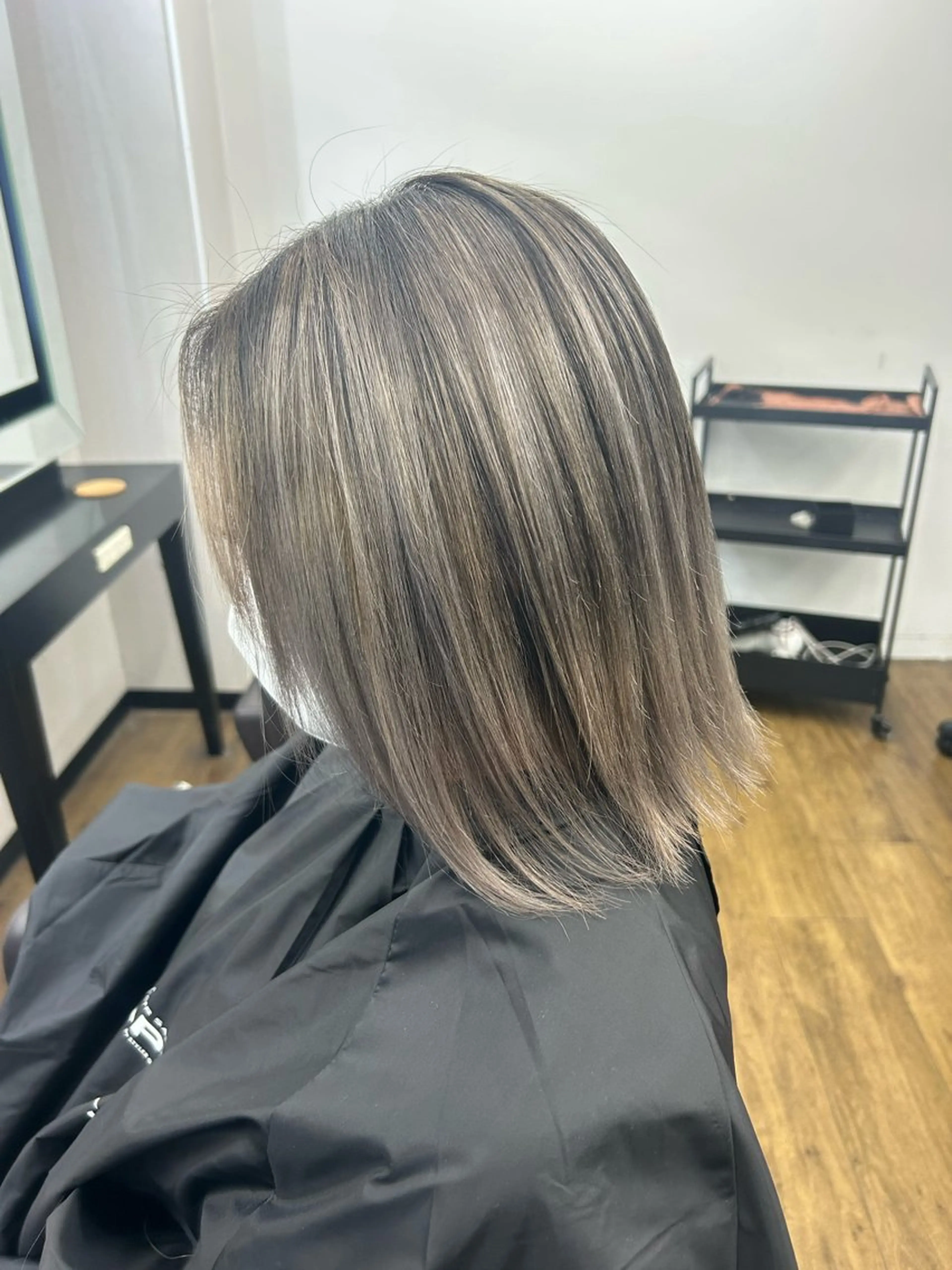 ミディアム カラー ヘアアレンジ シールエクステ バレイヤージュ ブリーチ ハイライトカラー ハイトーンカラー alpha. カラーエクステ下妻のヘアスタイル