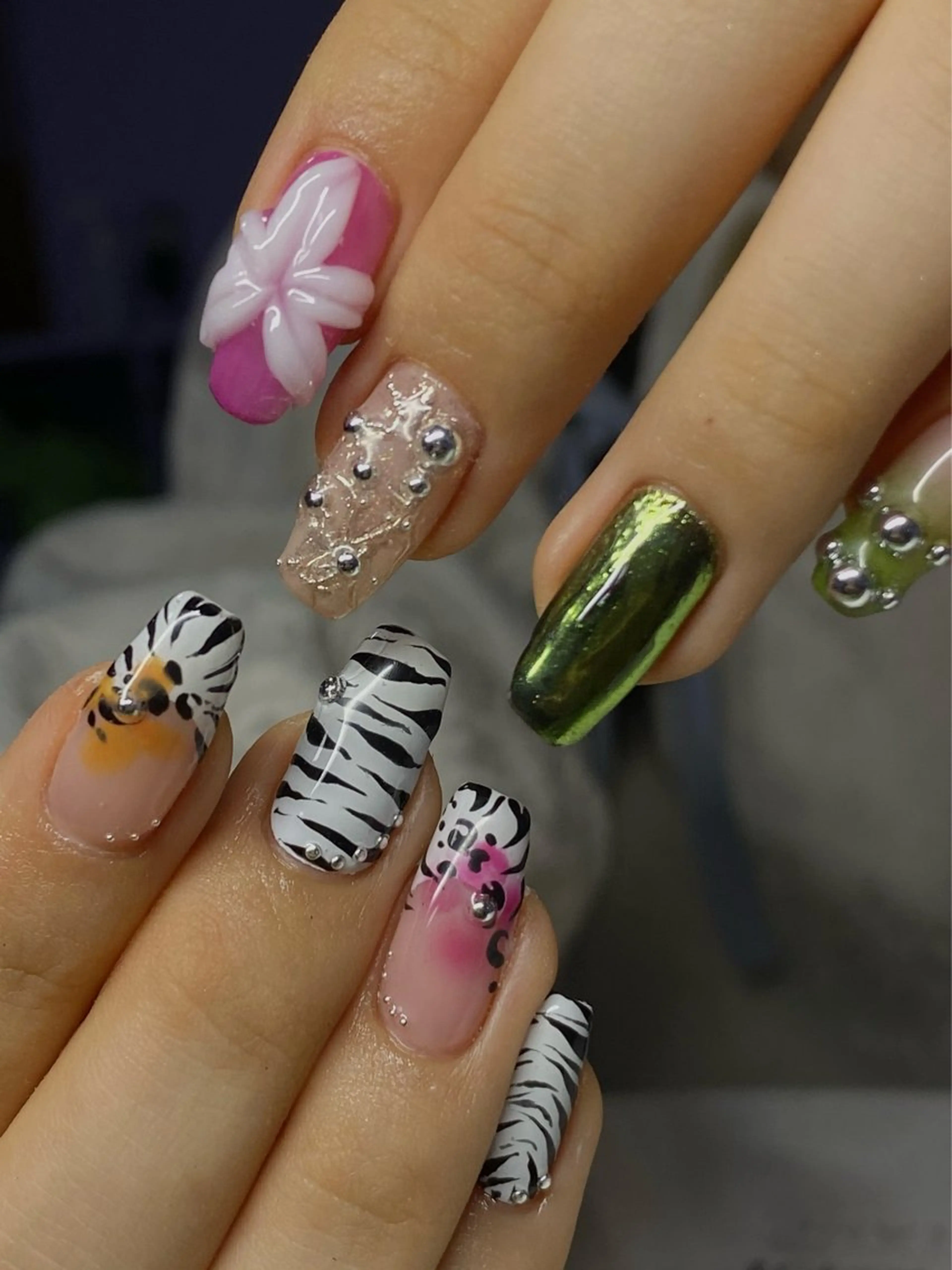 ネイル cozmic sista所属・💕Nanaka💕 ［森ノ宮駅徒歩1分］のネイルデザイン