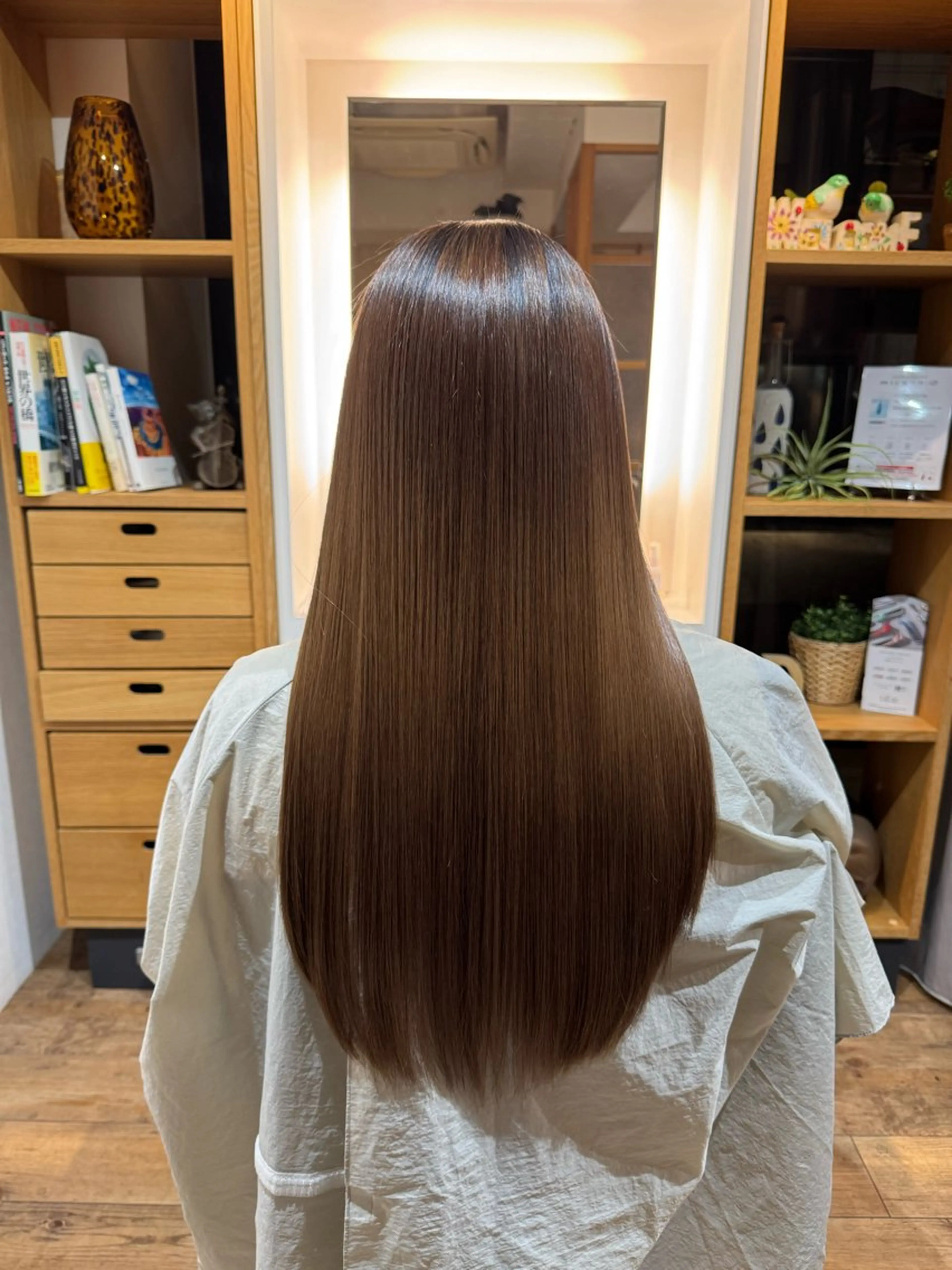 セミロング カット 縮毛矯正 トリートメント afloatkobe所属・美髪/髪質改善 川口凌弥のヘアスタイル