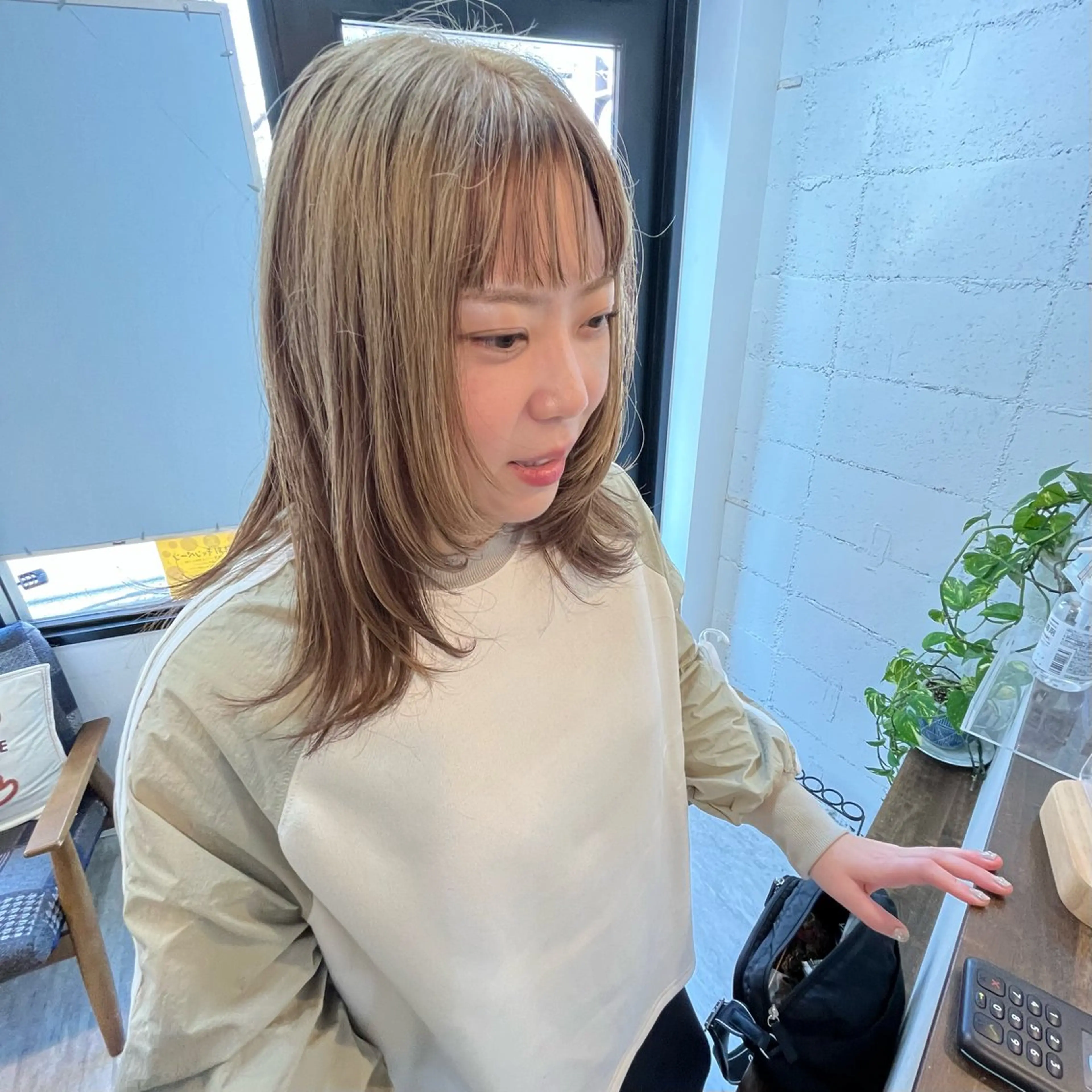 セミロング 梅木 秀美のヘアスタイル