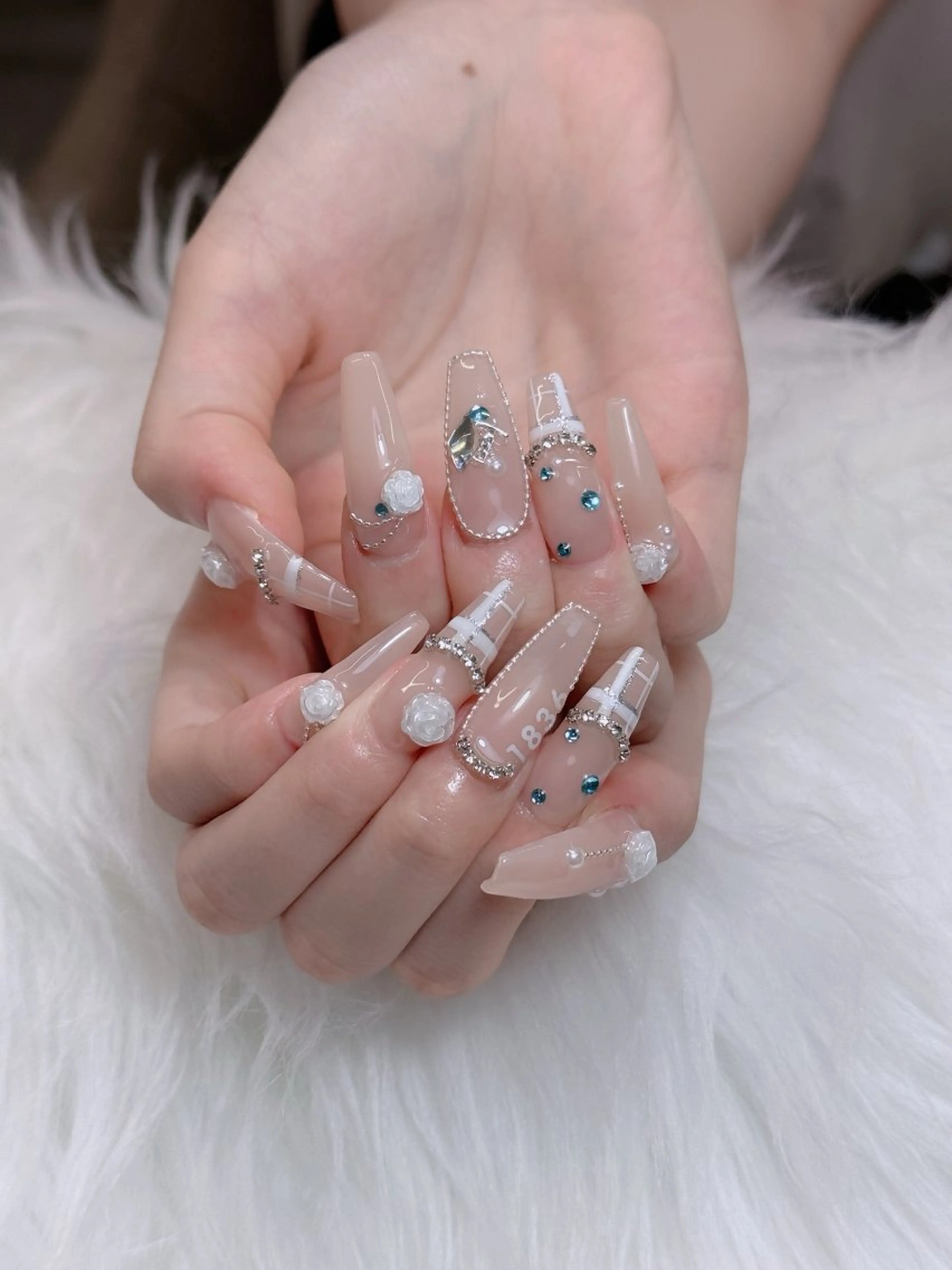 ネイル オーロラネイル チークネイル フットネイル フレンチネイル 韓国ネイル Lumi Nail Salon所属・Lumi Nail 新大久保3‘のネイルデザイン