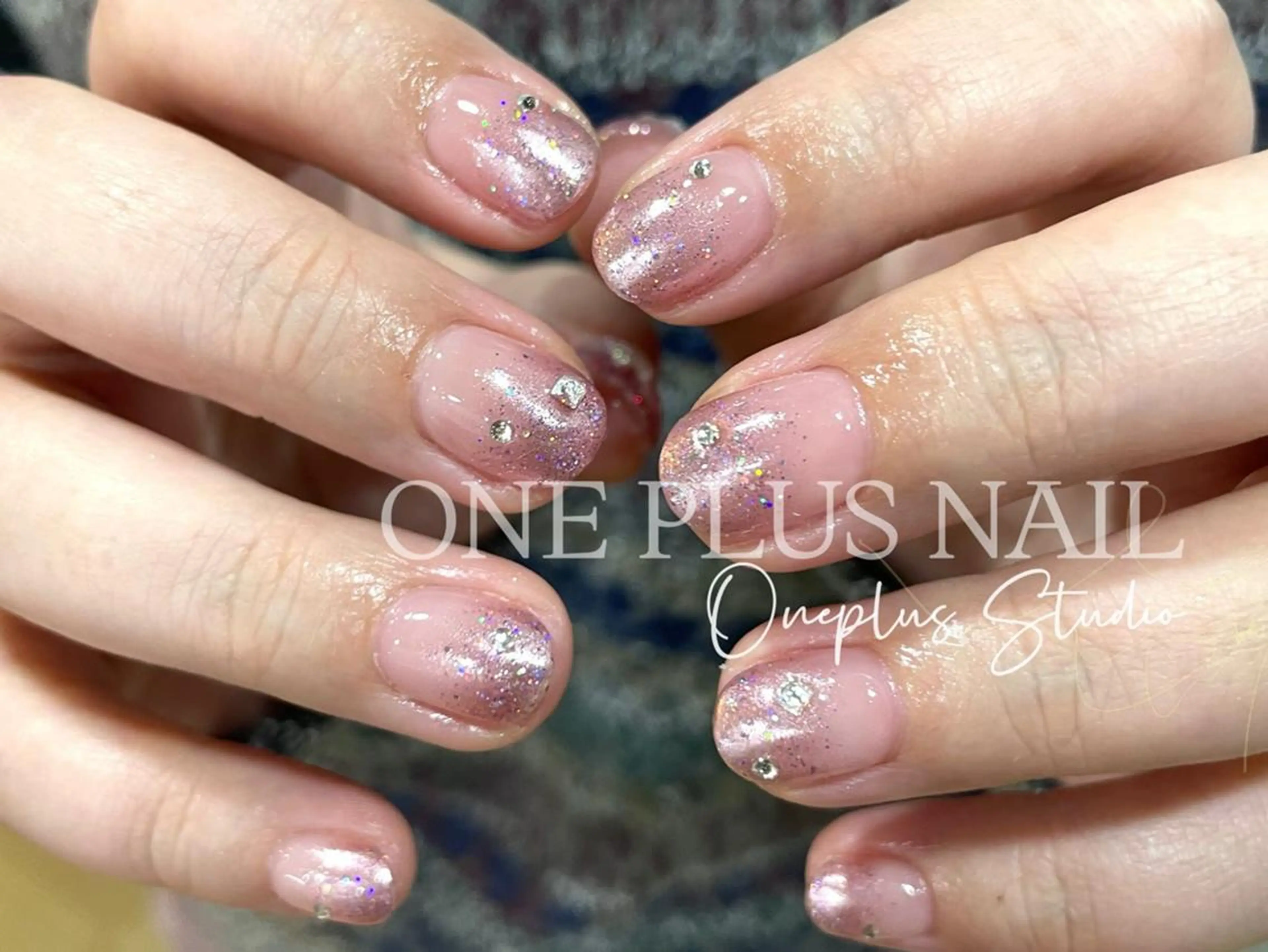 ネイル アートネイル ジェルネイル グラデーション ハート 韓国ネイル One Plus Nail Salonのネイルデザイン